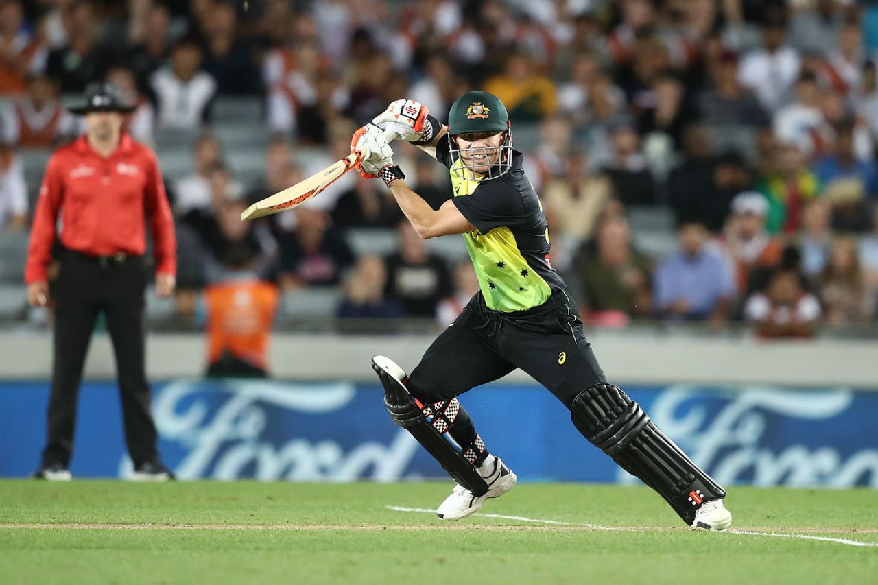 David Warner drives through the covers, New Zealand v Australia, T20 Tri-Series final, Auckland, February 21, 2018