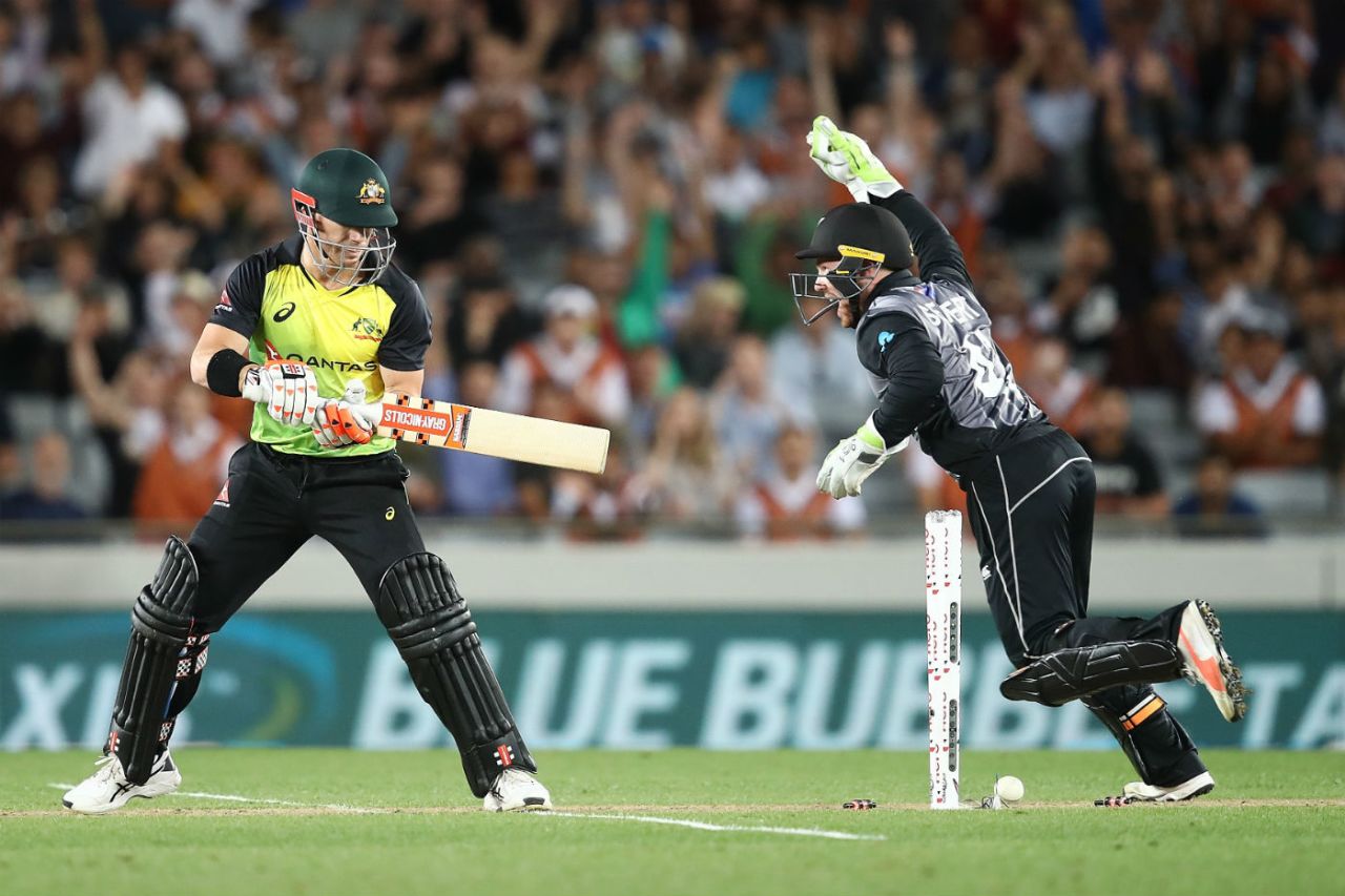 David Warner was bowled by Ish Sodhi for 25, New Zealand v Australia, T20 Tri-Series final, Auckland, February 21, 2018