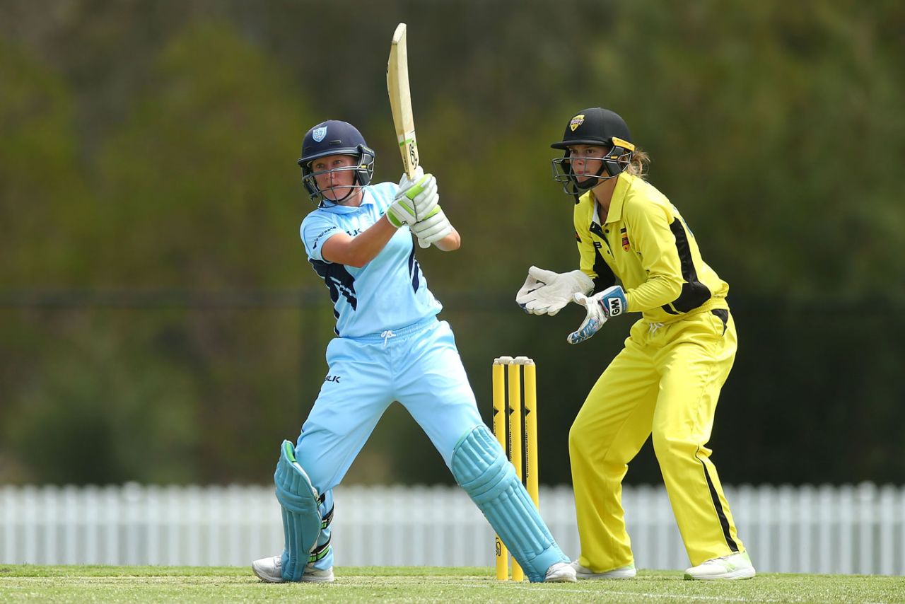 Alyssa Healy plays a pull, New South Wales women v Western Australia women, Final, Women's National Cricket League, Sydney, 24 Feb, 2017