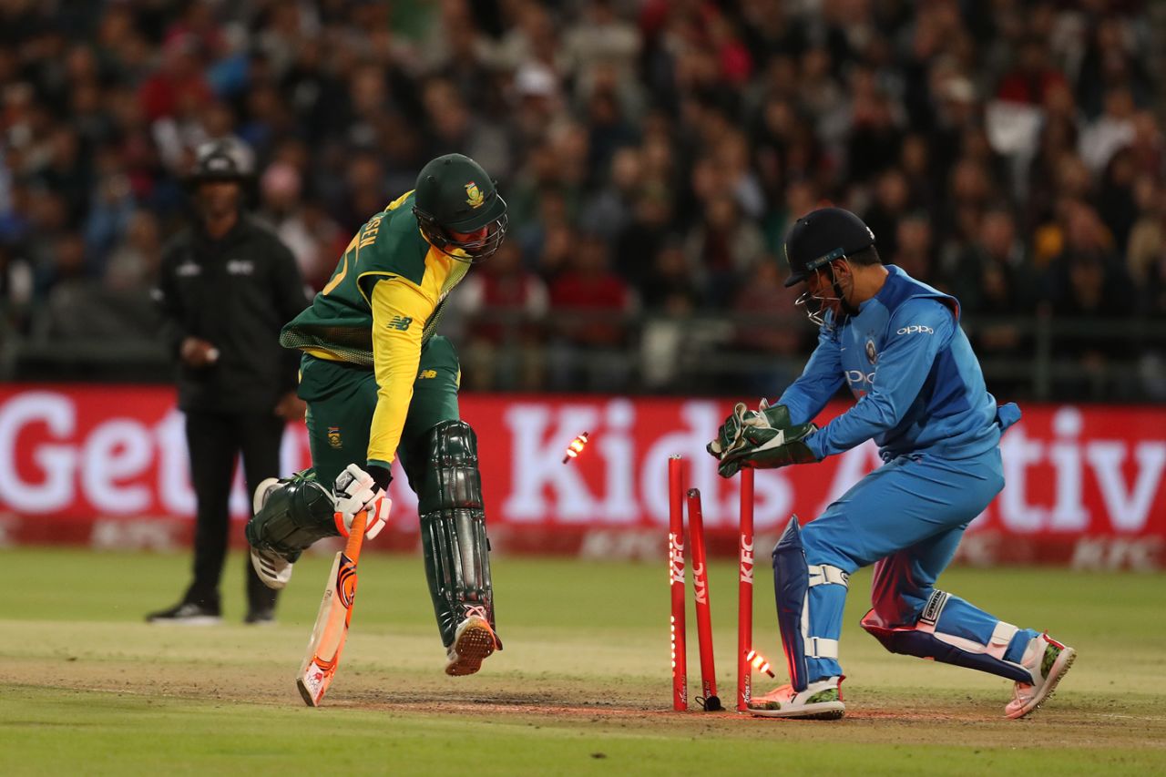 MS Dhoni tries to run Heinrich Klaasen out, South Africa v India, 3rd T20I, Cape Town, February 24, 2018