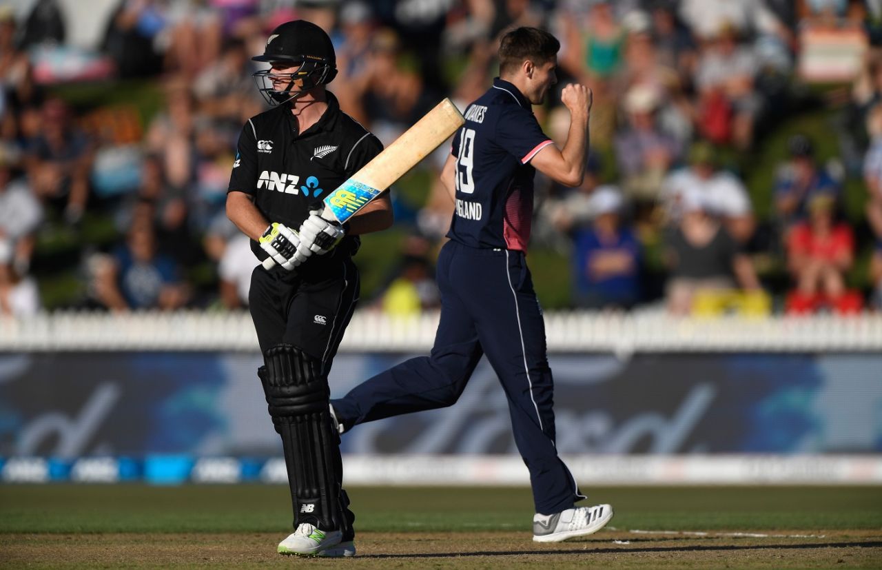 Colin Munro was caught behind off Chris Woakes, New Zealand v England, 1st ODI, Hamilton, 25 February, 2018