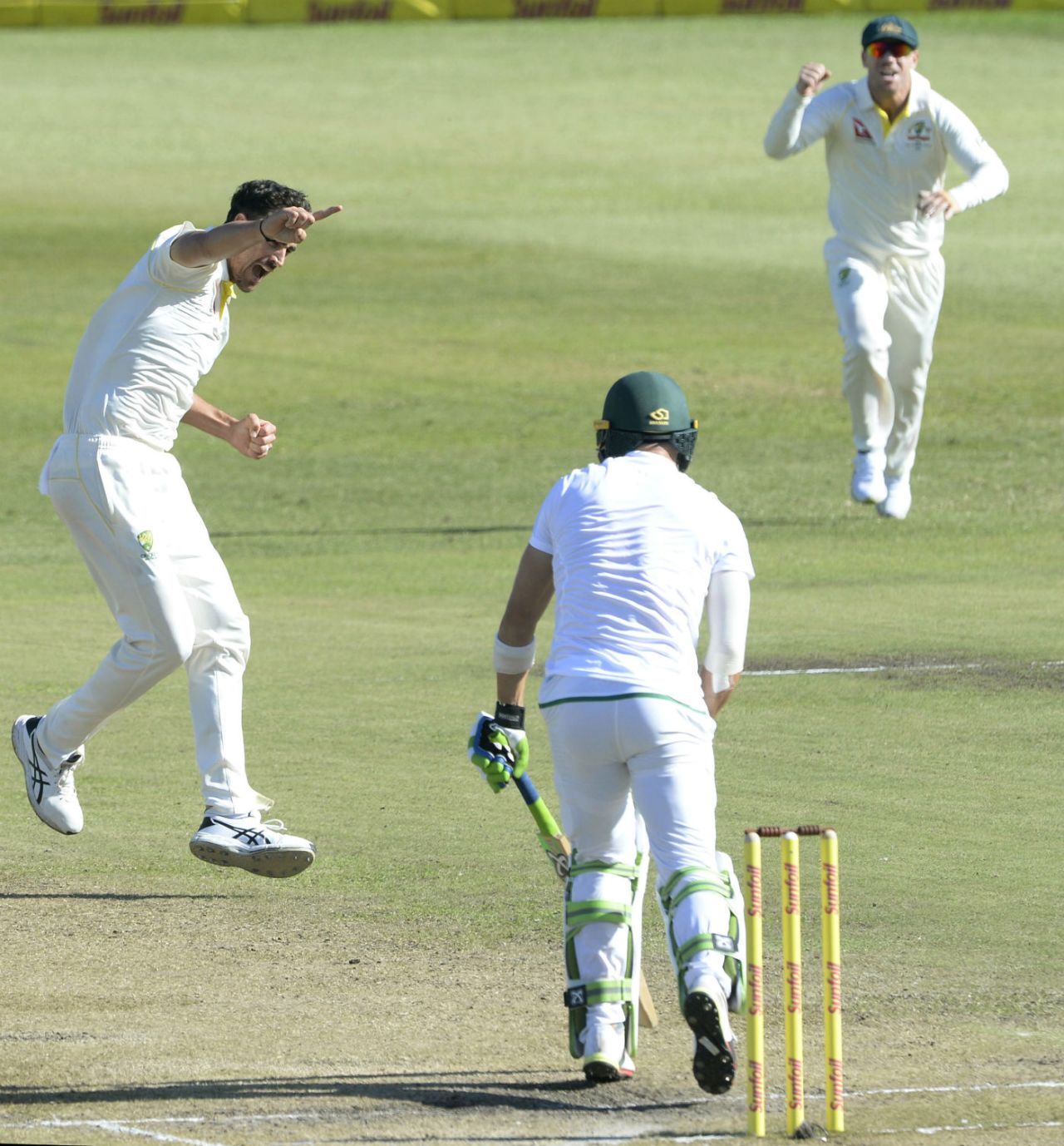 Mitchell Starc removed Faf du Plessis, South Africa v Australia, 1st Test, Durban, 2nd day, March 2, 2018