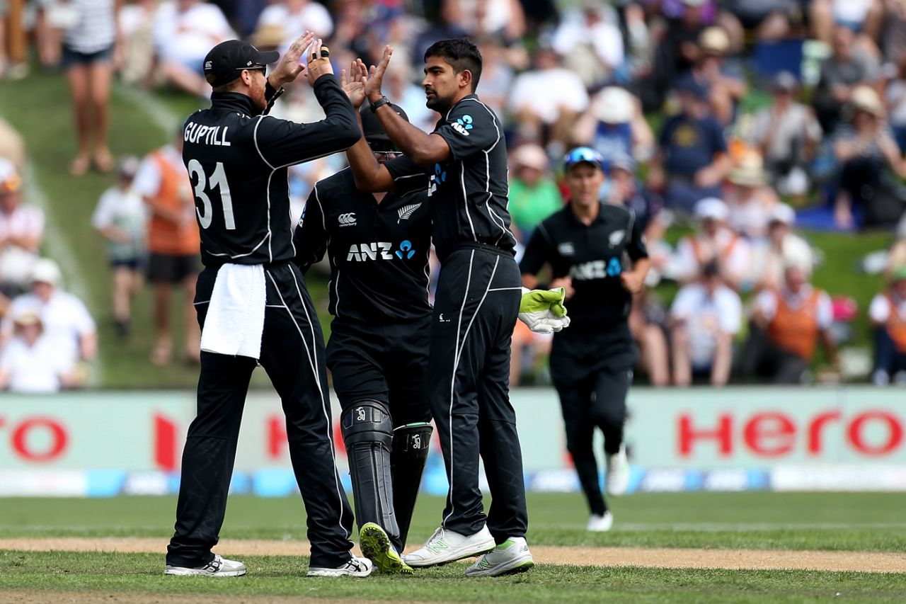 Ish Sodhi finished with career-best figures of 4 for 58, New Zealand v England, 4th ODI, Dunedin, March 7, 2018