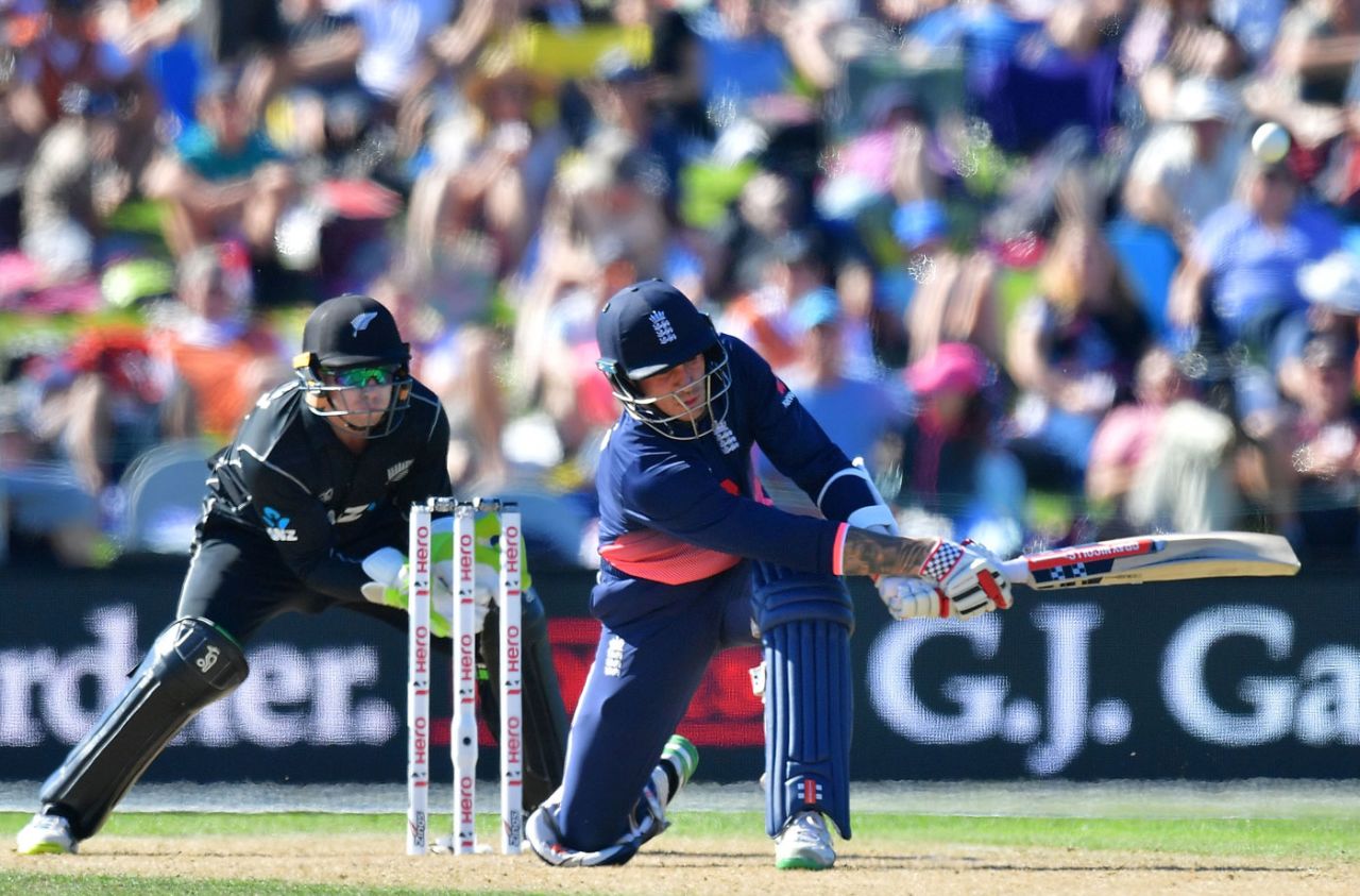 Alex Hales anchored the innings with a fifty, New Zealand v England, 5th ODI, Christchurch, March 10, 2018