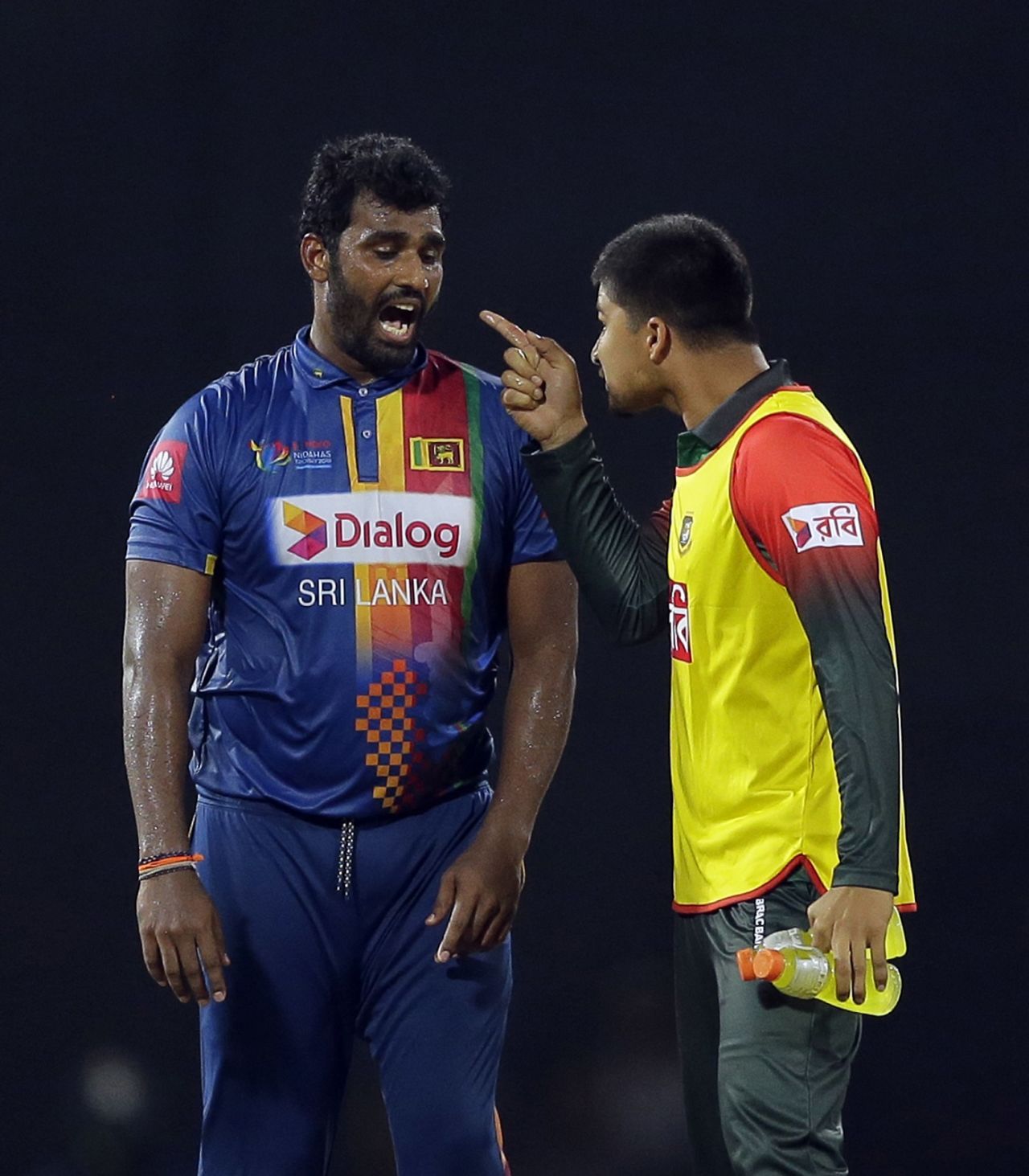 Nurul Hasan exchanges words with Thisara Perera, Sri Lanka v Bangladesh, 6th match, Colombo, March 16, 2018