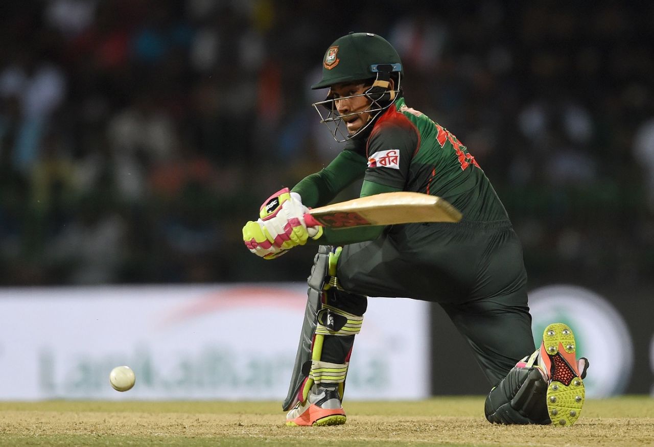 Mushfiqur Rahim attempts the sweep, India v Bangladesh, Nidahas Trophy final, Colombo, March 18, 2018