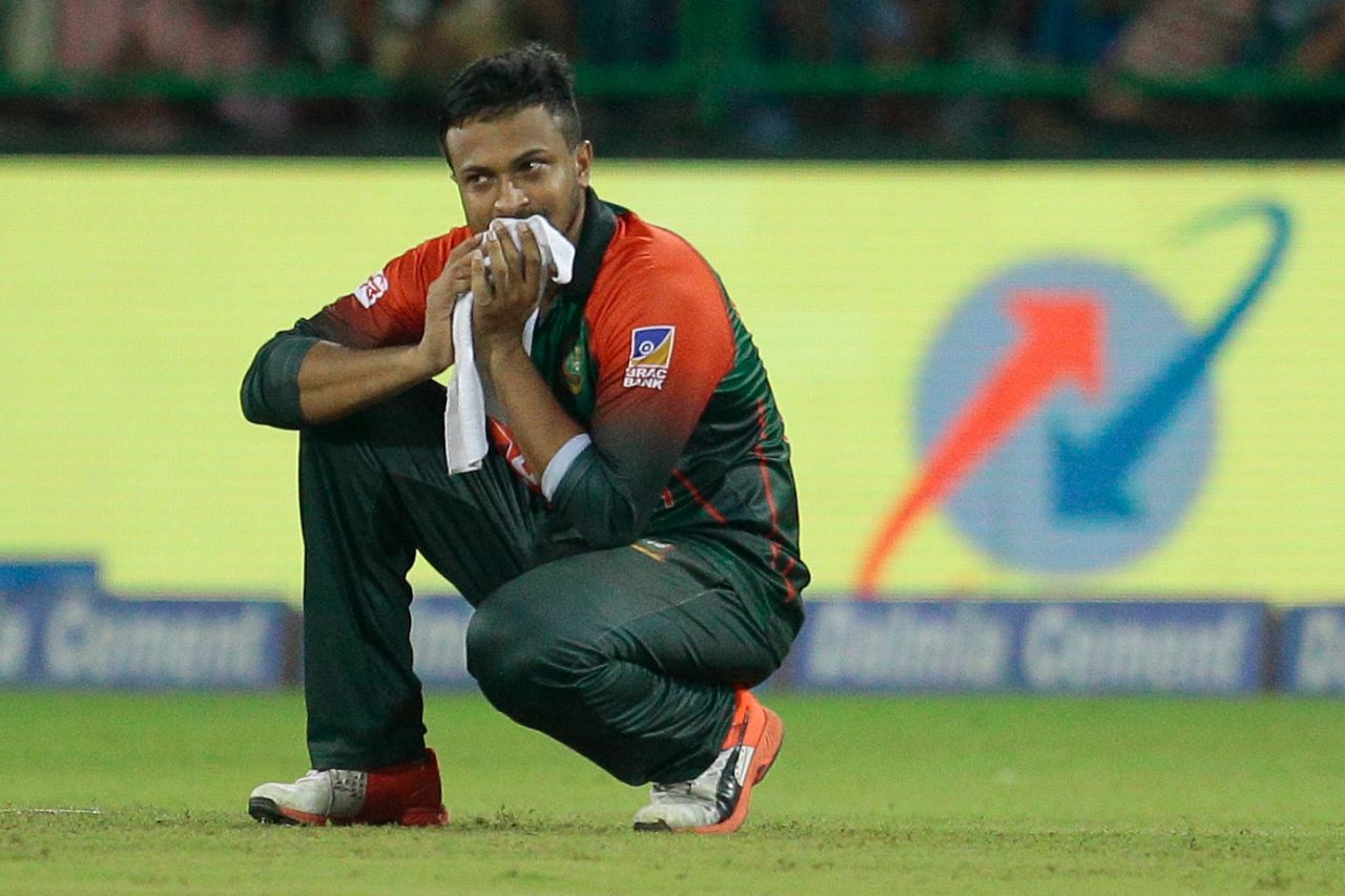 Shakib Al Hasan reacts to the final-ball six, India v Bangladesh, Nidahas Trophy final, Colombo, March 18, 2018