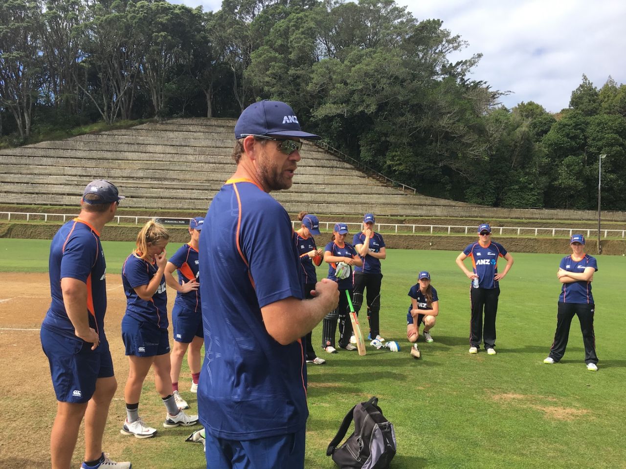 Jacob Oram trains with the New Zealand women's team at Pukekura Park, New Plymouth, March 19, 2018
