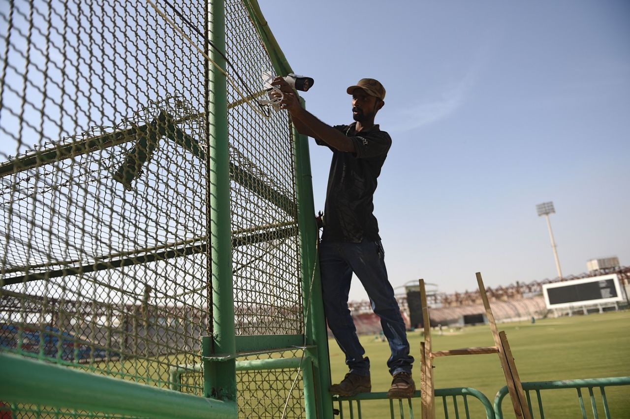 Security cameras being installed at the Gaddafi Stadium, Peshawar Zalmi v Quetta Gladiators, PSL 2018 eliminator, Lahore, March 19, 2018