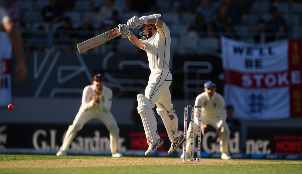 Kane Williamson jumps to ride the bounce, New Zealand v England, 1st Test, Auckland, 1st day, March 22, 2018