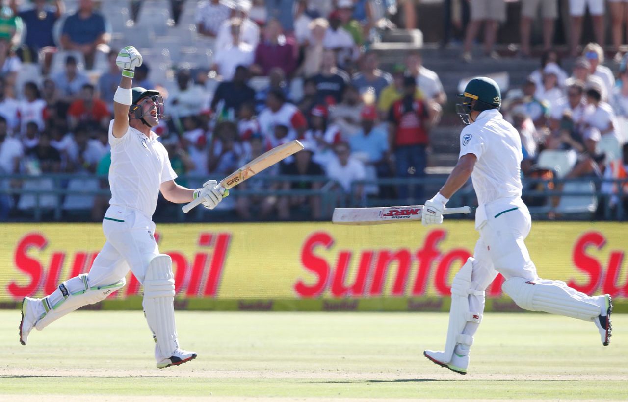 Dean Elgar completes the run to bring up his hundred, South Africa v Australia, 3rd Test, Cape Town, 1st day, March 22, 2018