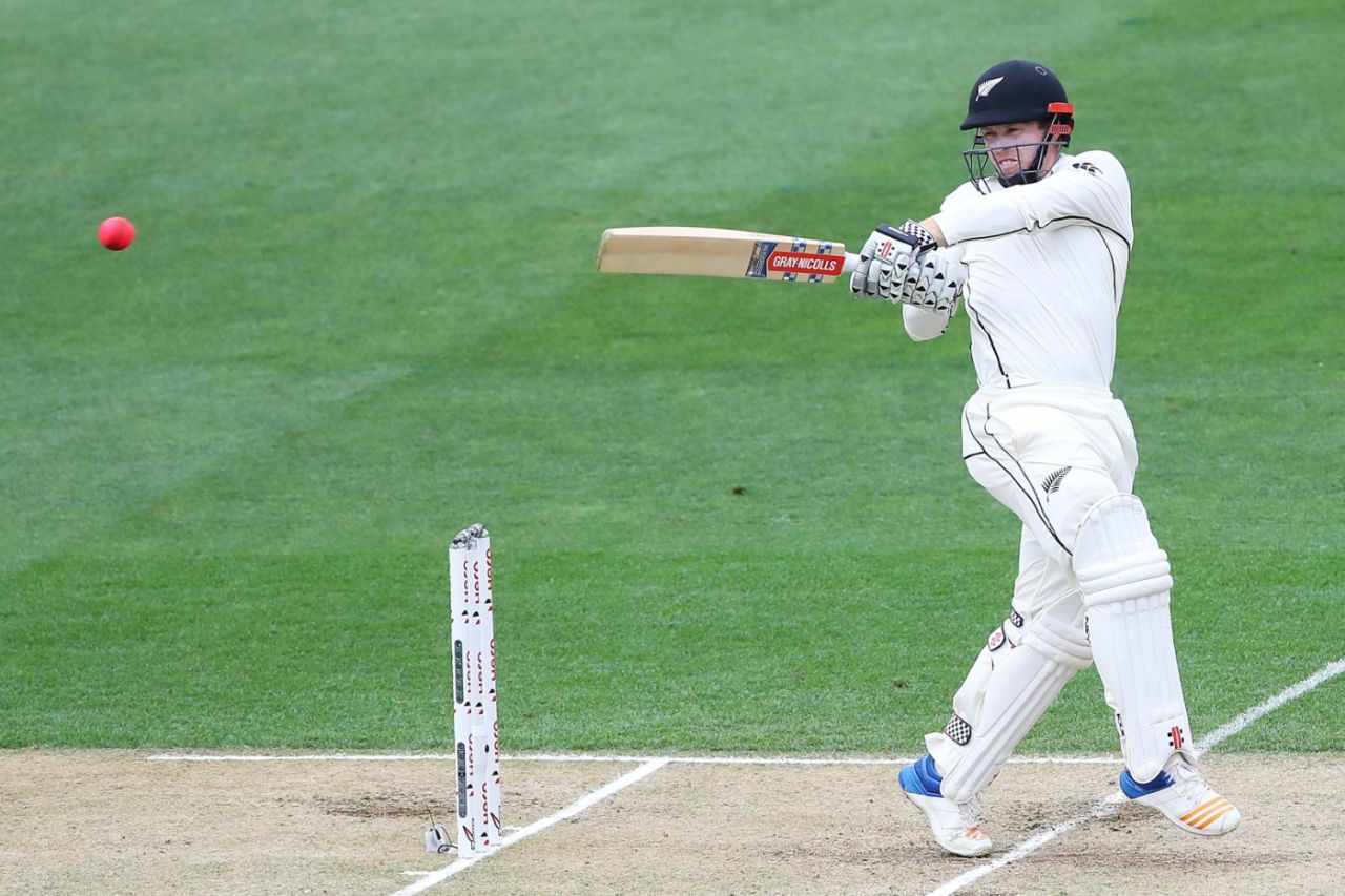 Henry Nicholls, while pulling, New Zealand v England, 1st Test, Auckland, 2nd day, March 23, 2018