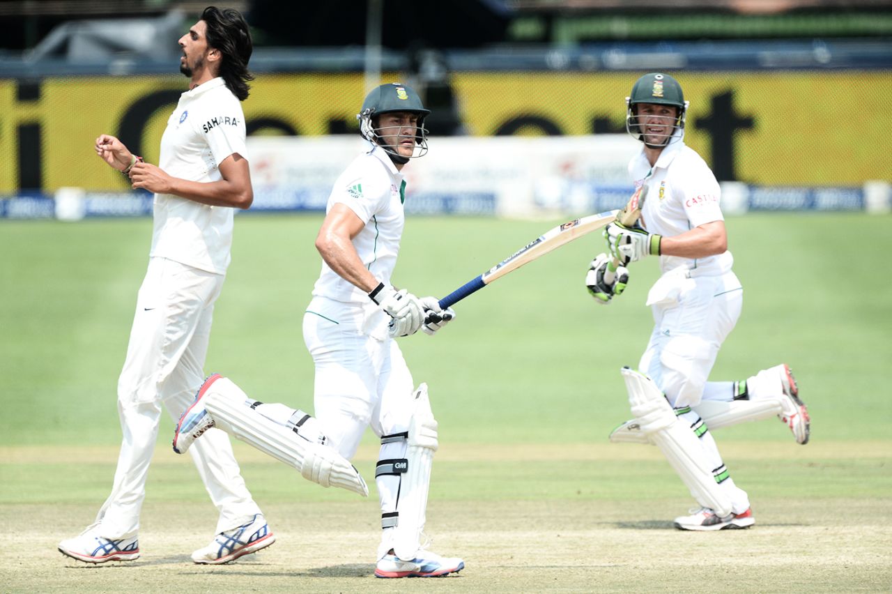 AB de Villiers and Faf du Plessis put on 205 for the fifth wicket, South Africa v India, 1st Test, Johannesburg, 5th day, December 22, 2013
