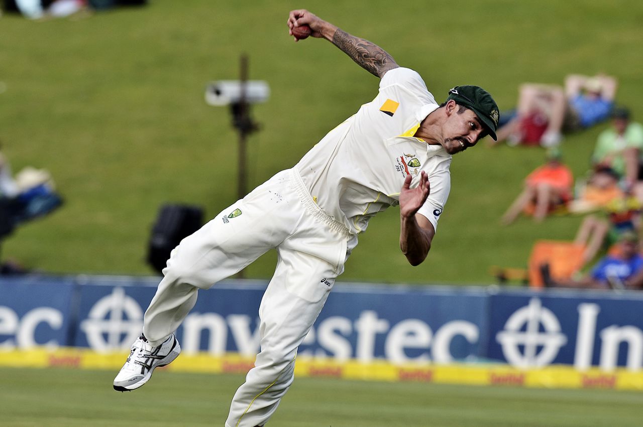 Mitchell Johnson pulled off a brilliant catch to remove JP Duminy, South Africa v Australia, 1st Test, Centurion, 2nd day, February 13, 2014