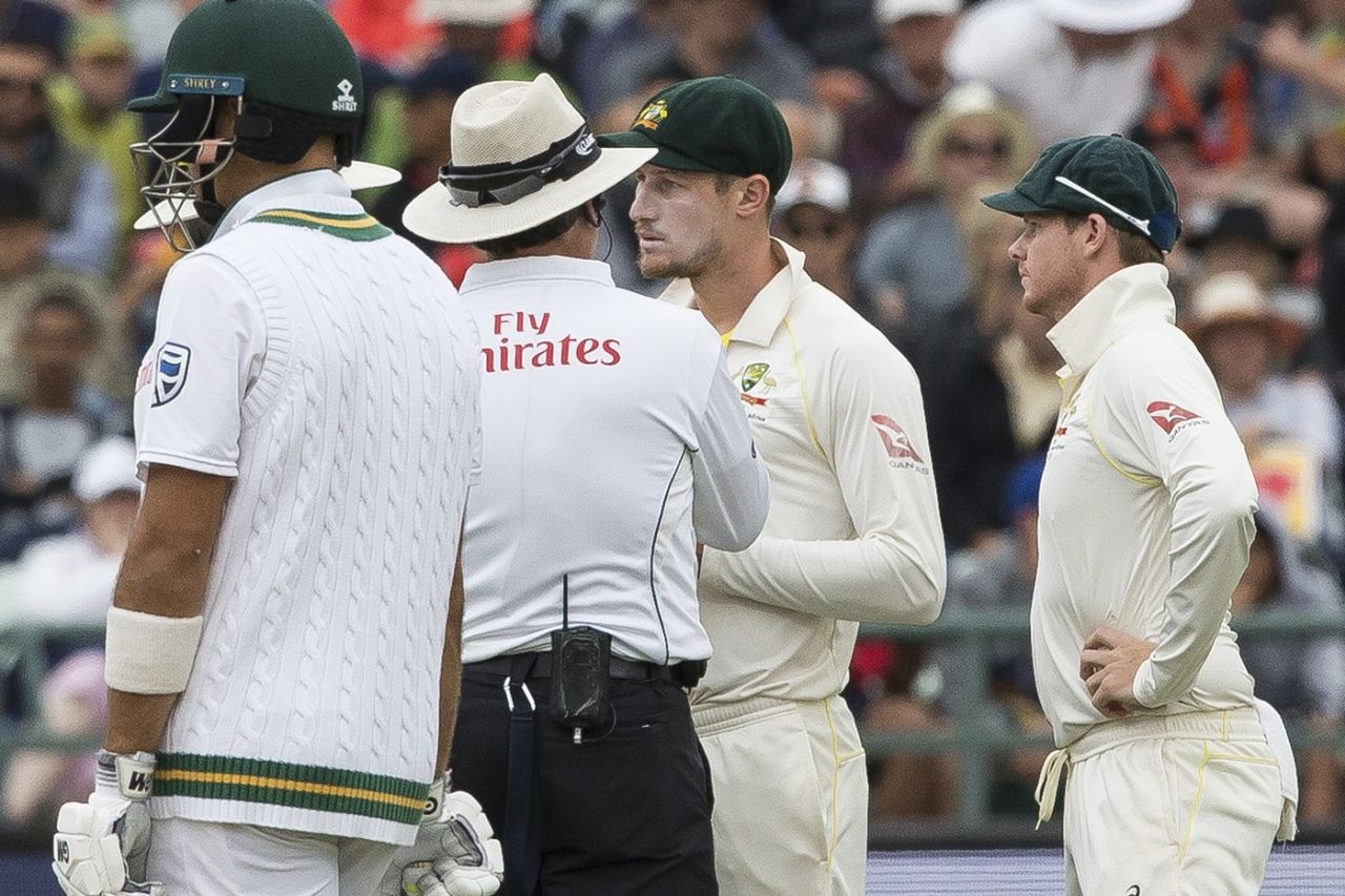 The umpires have a chat with Cameron Bancroft about working on the ball, South Africa v Australia, 3rd Test, Cape Town, 3rd day, March 24, 2018