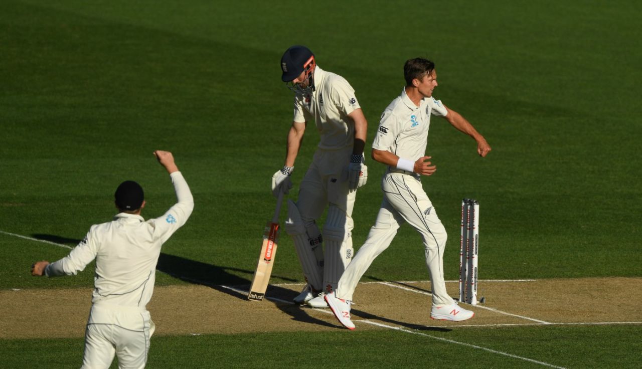 Trent Boult had Alastair Cook caught down the leg side, New Zealand v England, 1st Test, Auckland, 4th day, March 25, 2018