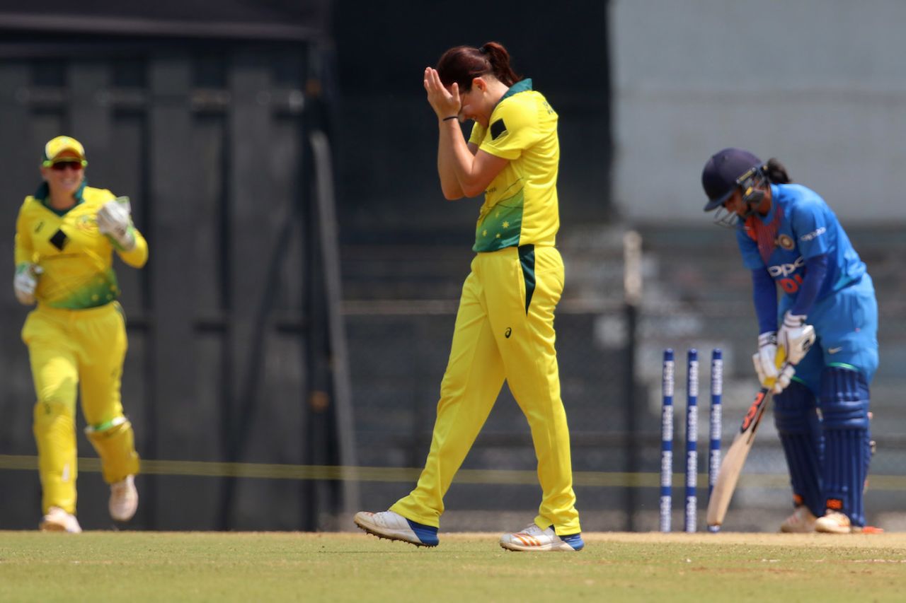 Megan Schutt can't believe her luck after dismissing Mithali Raj, India v Australia, Tri-Nation Women's T20 Series, Mumbai, March 26, 2018