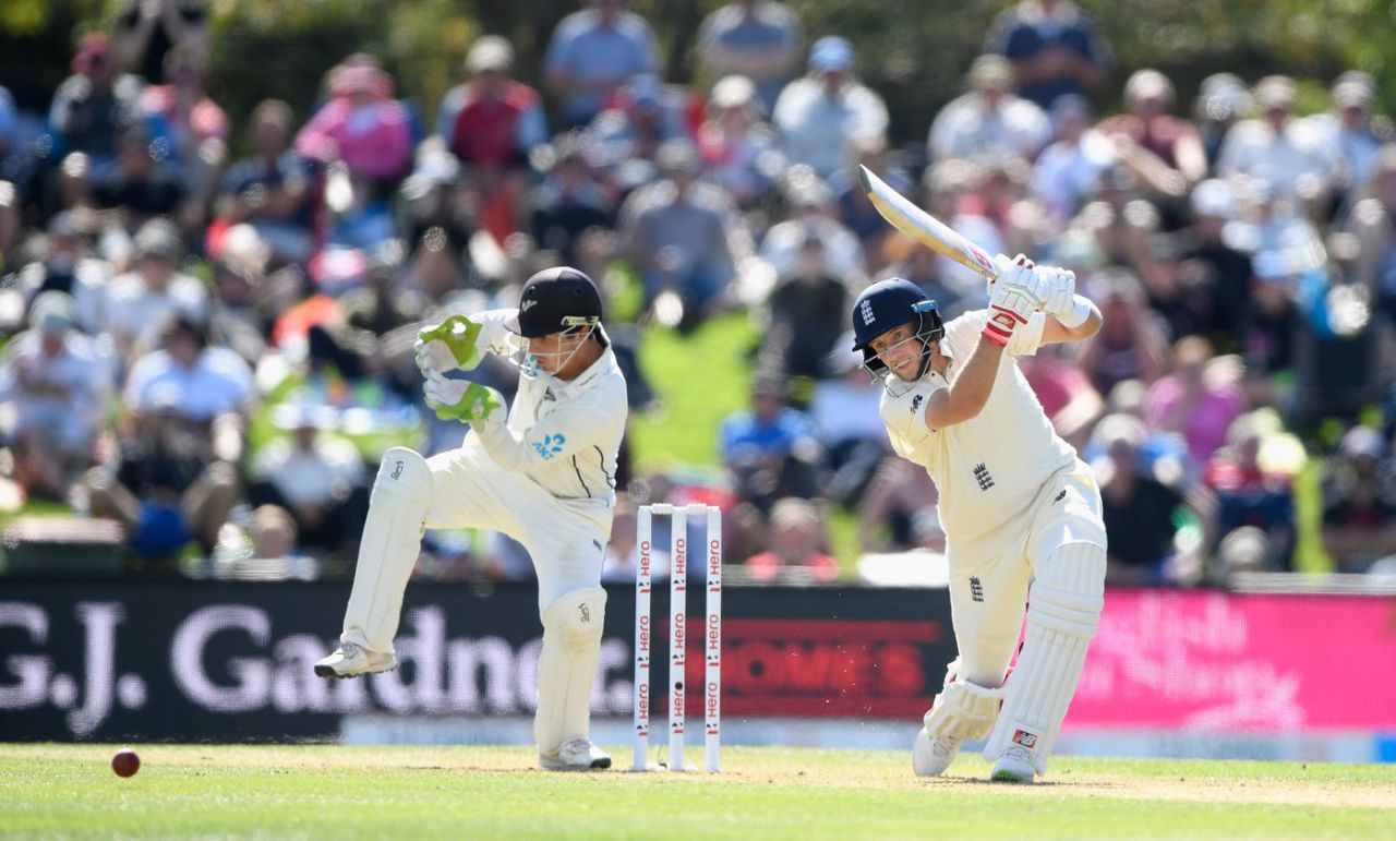 Joe Root gets stuck into a drive, New Zealand v England, 2nd Test, Christchurch, 1st day, March 30, 2018