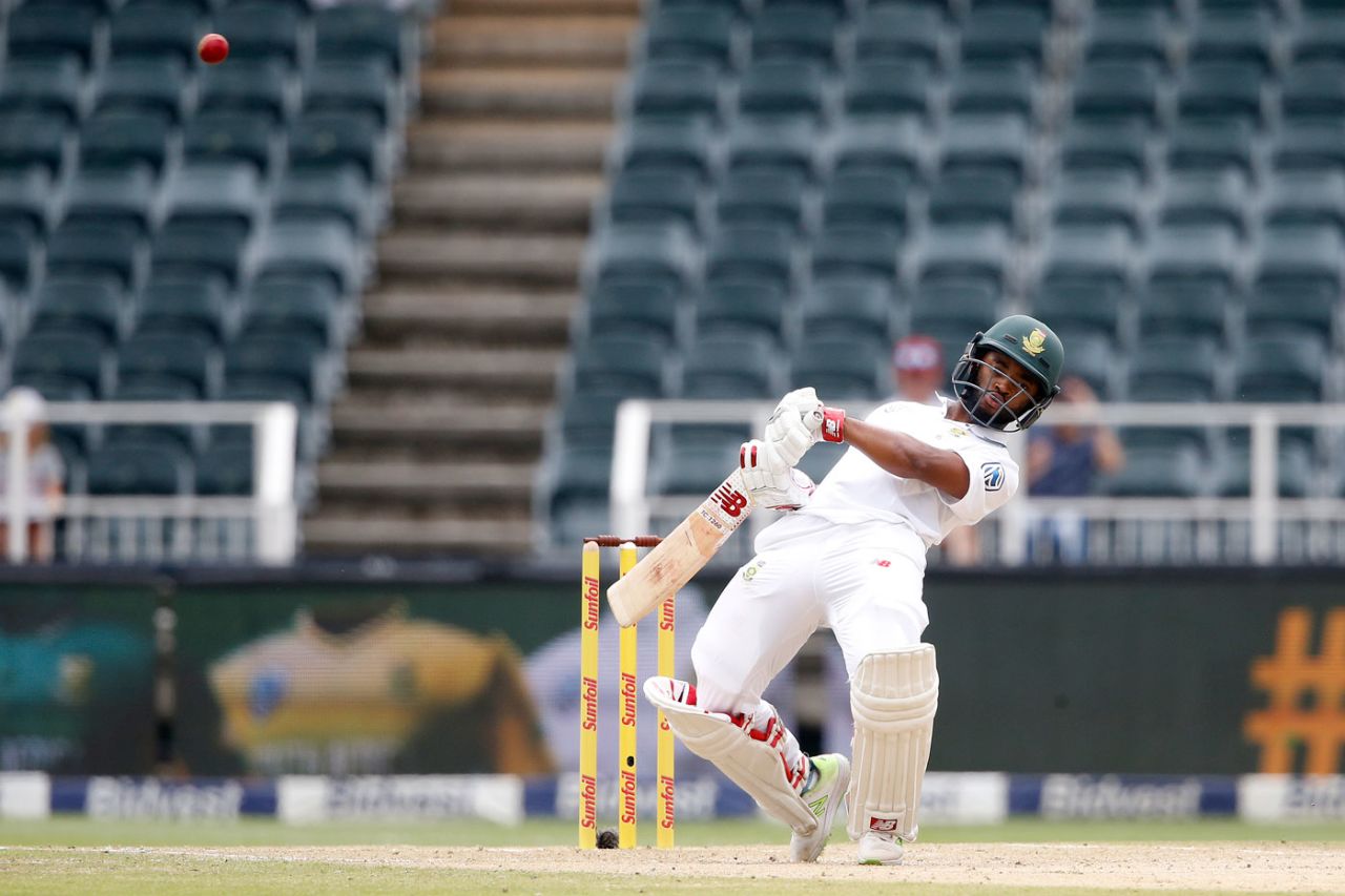 Temba Bavuma gets away from a bouncer, South Africa v Australia, 4th Test, 2nd day, Johannesburg, March 31, 2018