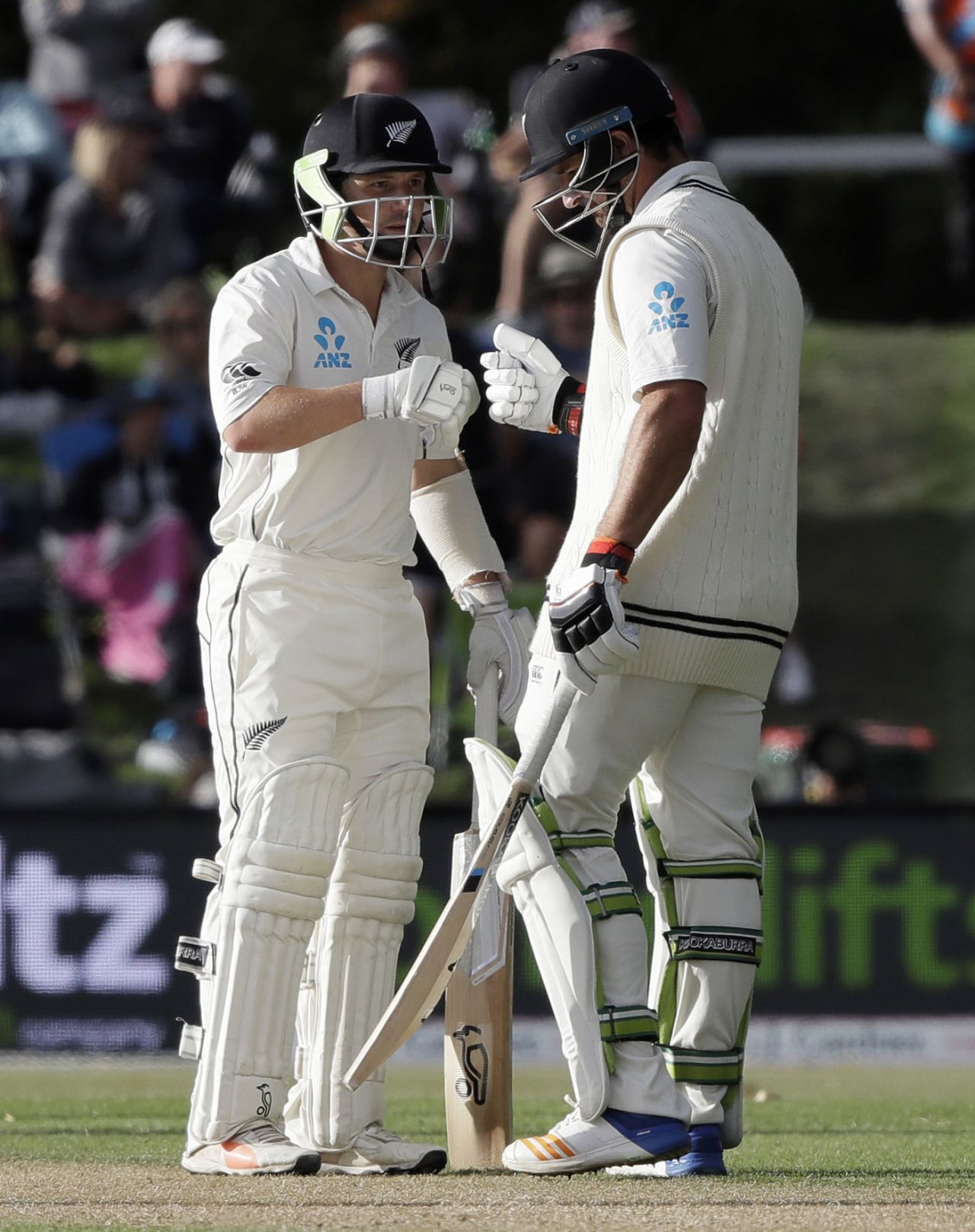 BJ Watling and Colin De Grandhomme put on a stand of 142, New Zealand v England, 2nd Test, Christchurch, 2nd day, March 31, 2018