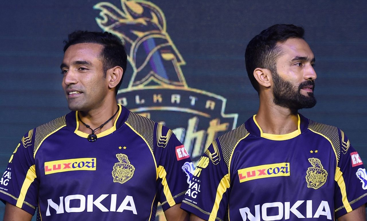Captain Dinesh Karthik and vice-captain Robin Uthappa pose for a picture, Kolkata, April 1, 2018