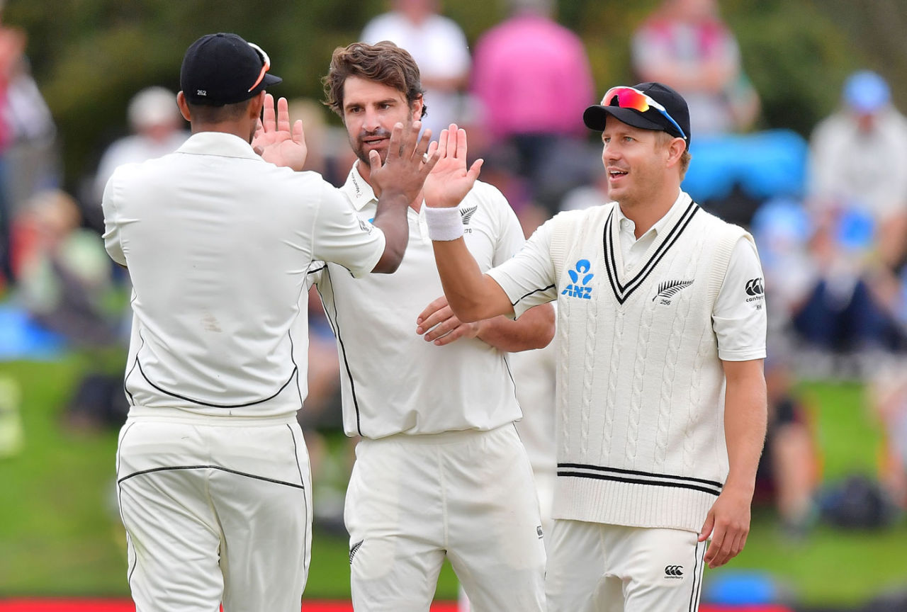 Colin De Grandhomme picked up useful wickets, New Zealand v England, 2nd Test, Christchurch, 4th day, April 2, 2018