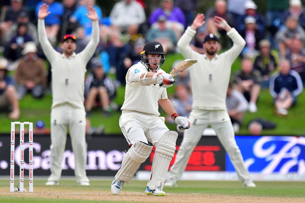 Tom Latham played watchfully in tough conditions, New Zealand v England, 2nd Test, Christchurch, 4th day, April 2, 2018