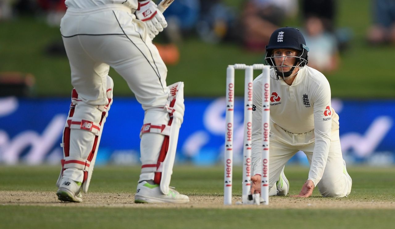 Joe Root is down on his knees as he fields at silly point, New Zealand v England, 2nd Test, Christchurch, 5th day, April 3, 2018