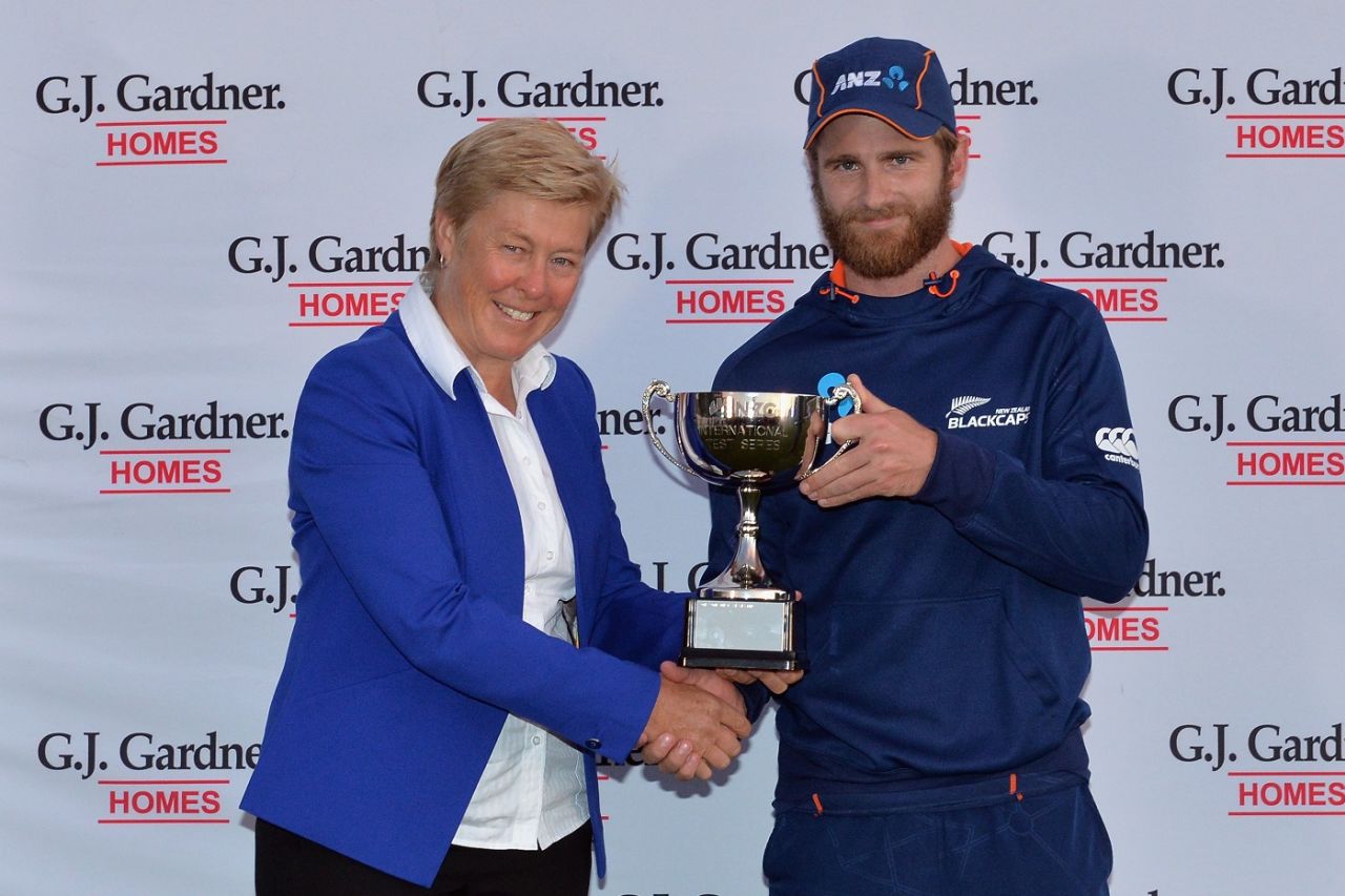 New Zealand Cricket president Debbie Hockley presents Kane Williamson with the series trophy, New Zealand v England, 2nd Test, Christchurch, 5th day, April 3, 2018