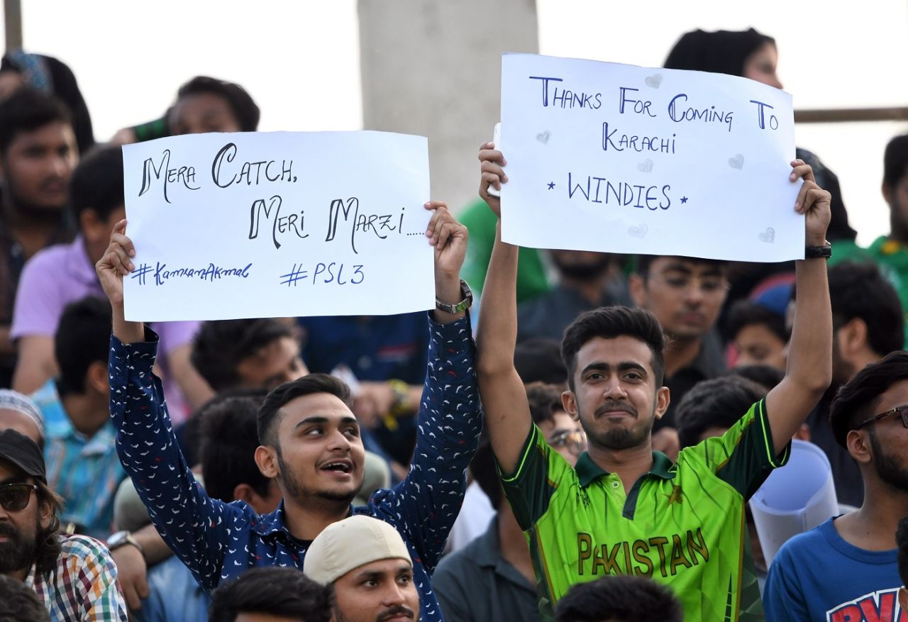 Pakistan fans hold placards thanking West Indies, Pakistan v West Indies, 3rd T20I, Karachi, April 3, 2019