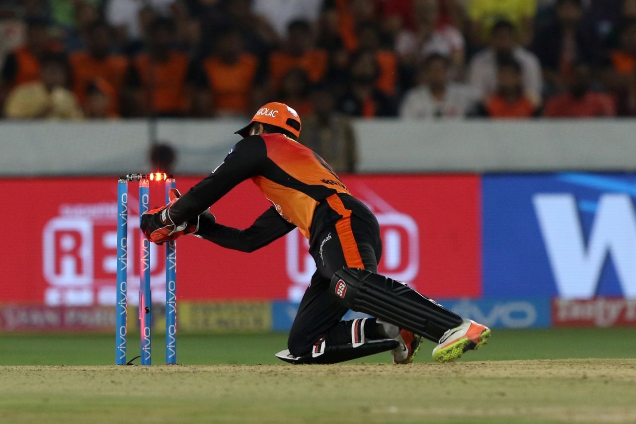 Wriddhiman Saha breaks the stumps to effect a run out, Sunrisers Hyderabad v Rajasthan Royals, IPL 2018, Hyderabad, April 9, 2018