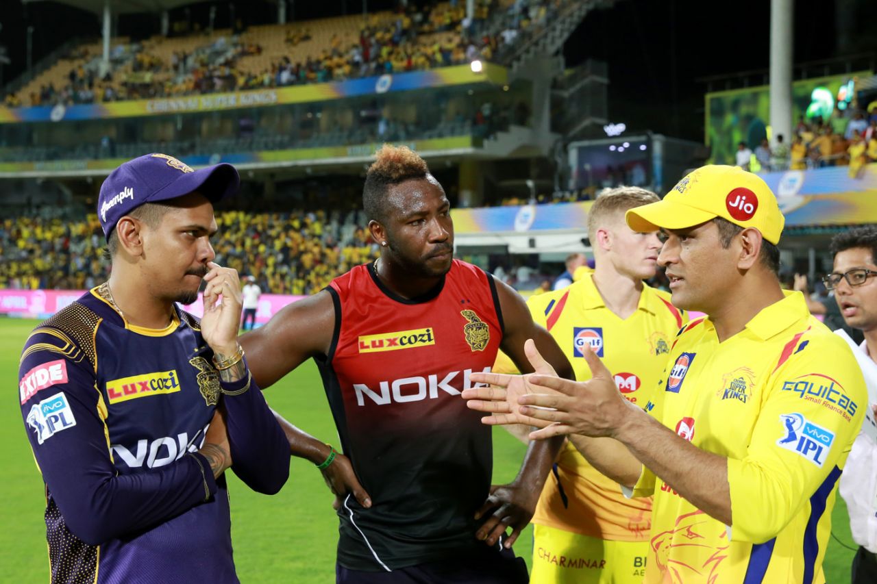 MS Dhoni has a discussion with Andre Russell and Sunil Narine, Chennai Super Kings v Kolkata Knight Riders, IPL 2018, Chennai, April 10, 2018