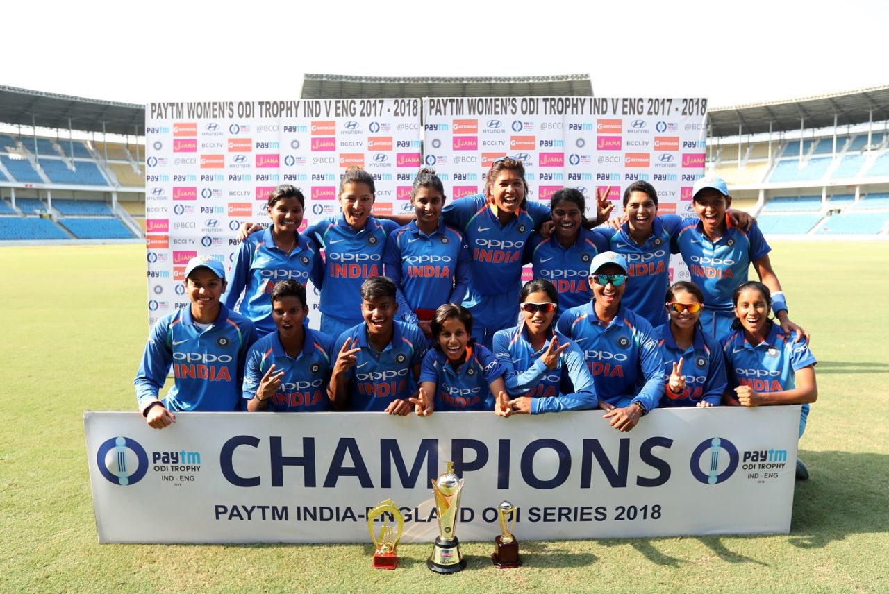 India women pose with the trophy, India v England, 3rd ODI, Nagpur, April 12, 2018