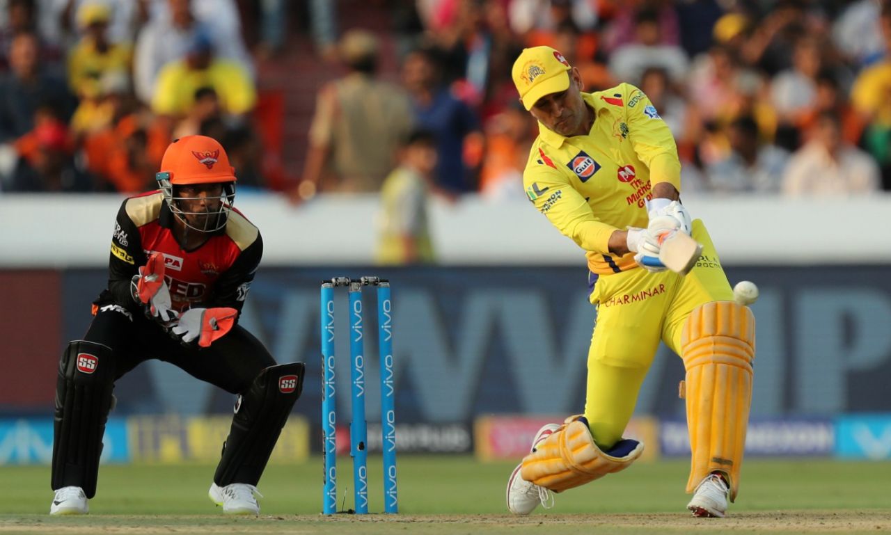 MS Dhoni launches one into the leg side, Sunrisers Hyderabad v Chennai Super Kings, IPL 2018, Hyderabad, April 22, 2018