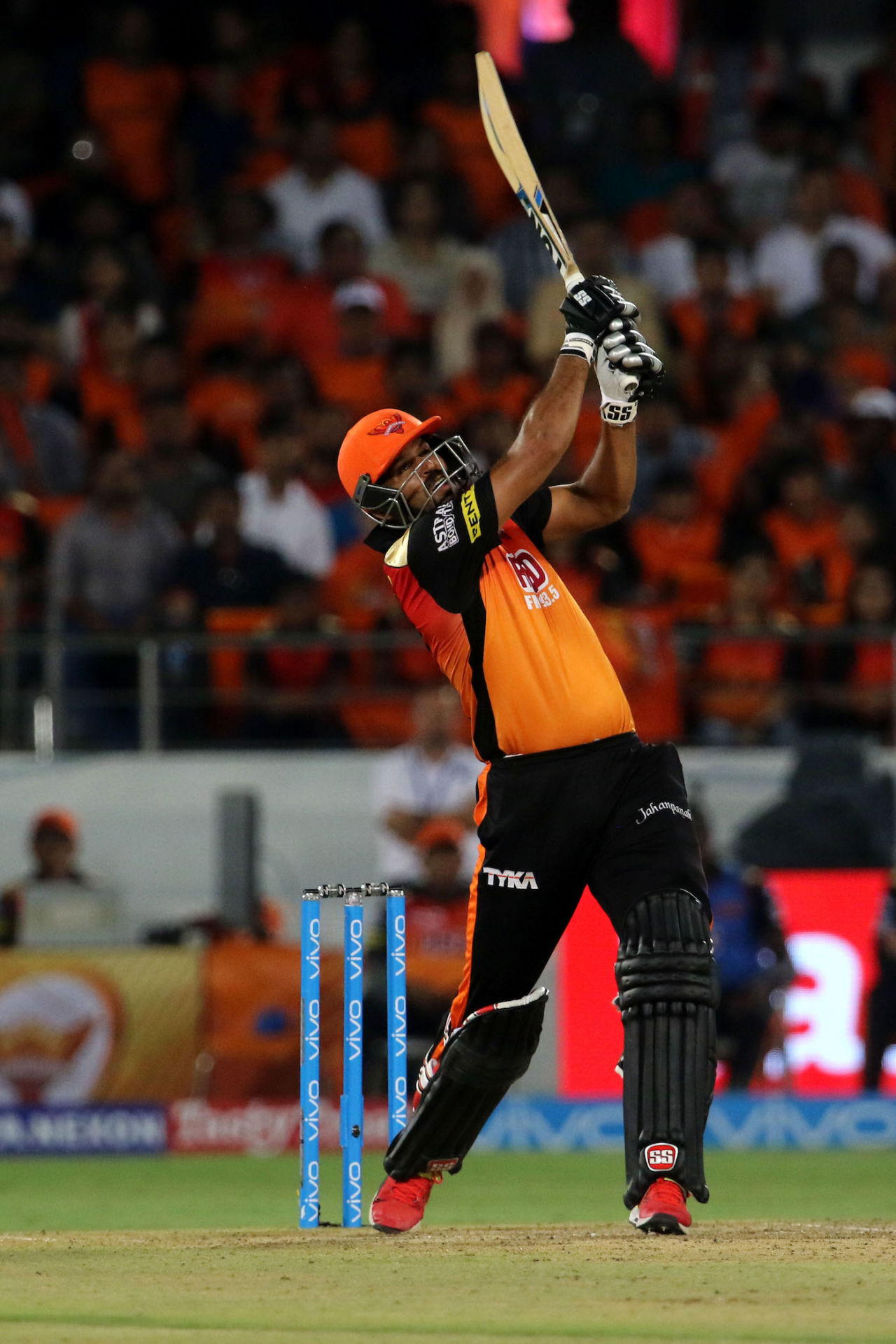 Yusuf Pathan muscles one down the ground, Sunrisers Hyderabad v Chennai Super Kings, IPL 2018, Hyderabad, April 22, 2018