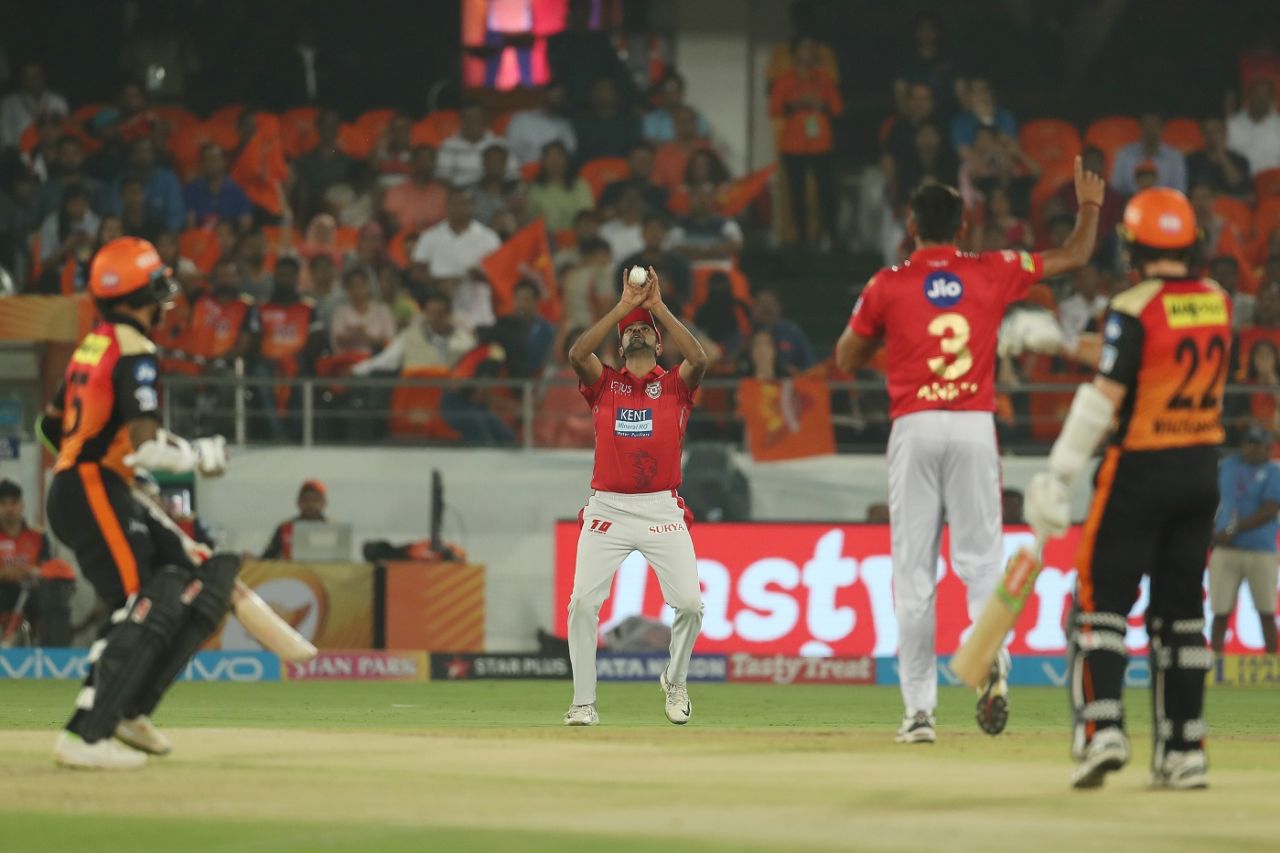 R Ashwin took a simple catch to dismiss Kane Williamson, Sunrisers Hyderabad v Kings XI Punjab, IPL 2018, Hyderabad, April 26, 2018