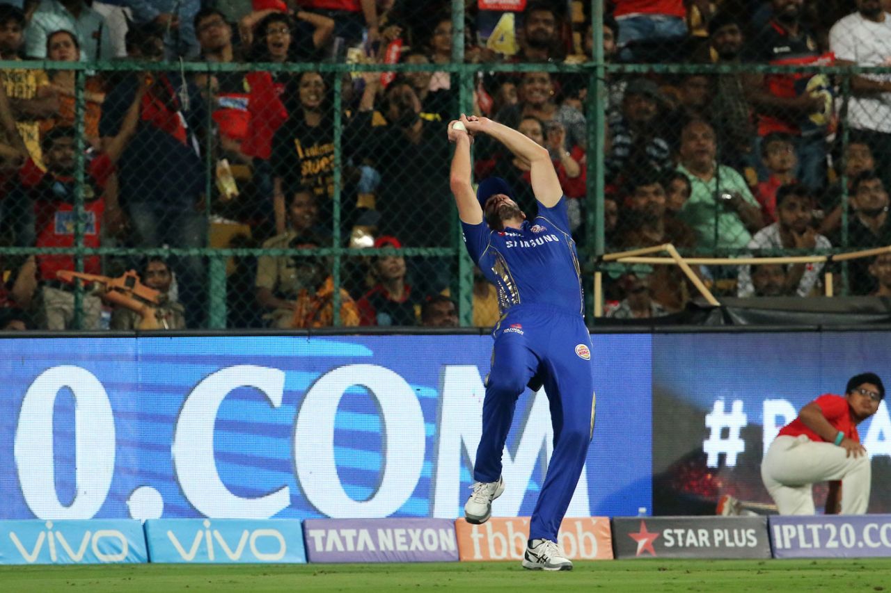 Ben Cutting stretches to hold onto a catch, Royal Challengers Bangalore v Mumbai Indians, IPL 2018, May 1, 2018