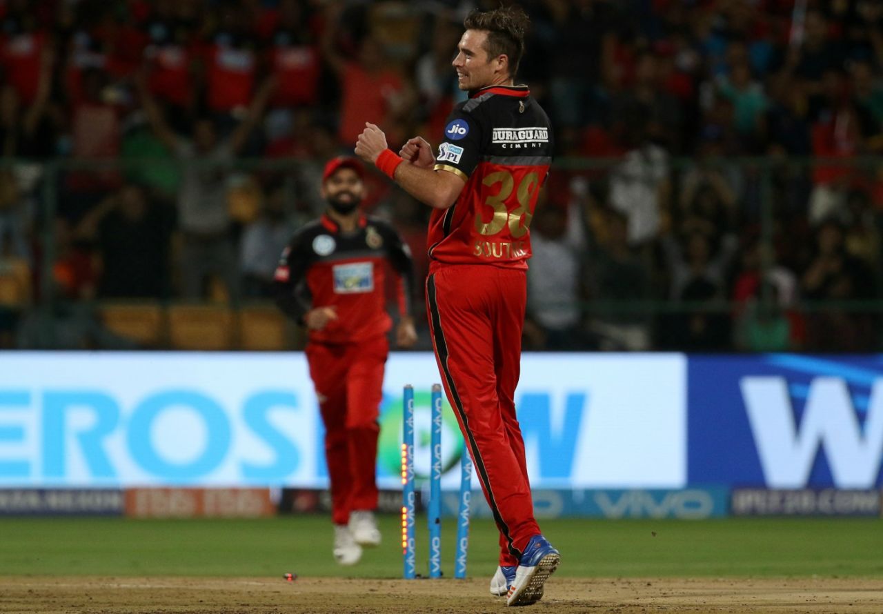 Tim Southee's 2 for 25 helped Royal Challengers Bangalore defend a total, Royal Challengers Bangalore v Mumbai Indians, IPL 2018, May 1, 2018