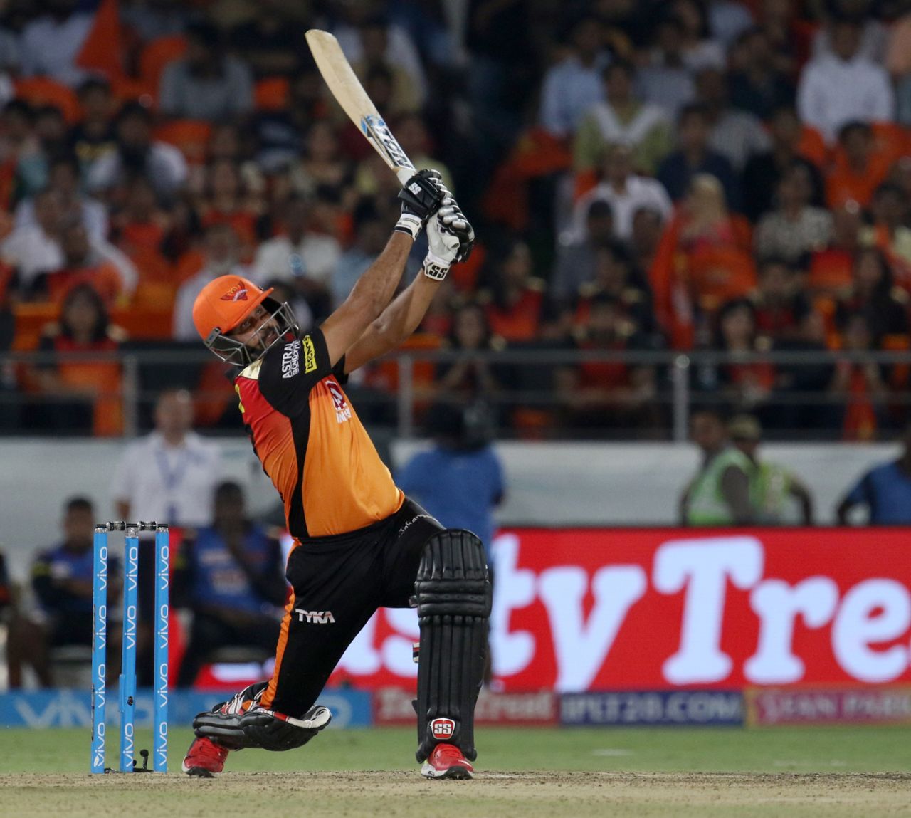 Yusuf Pathan launches one into the stands, Sunrisers Hyderabad v Delhi Daredevils, IPL 2018, Hyderabad, May 5, 2018