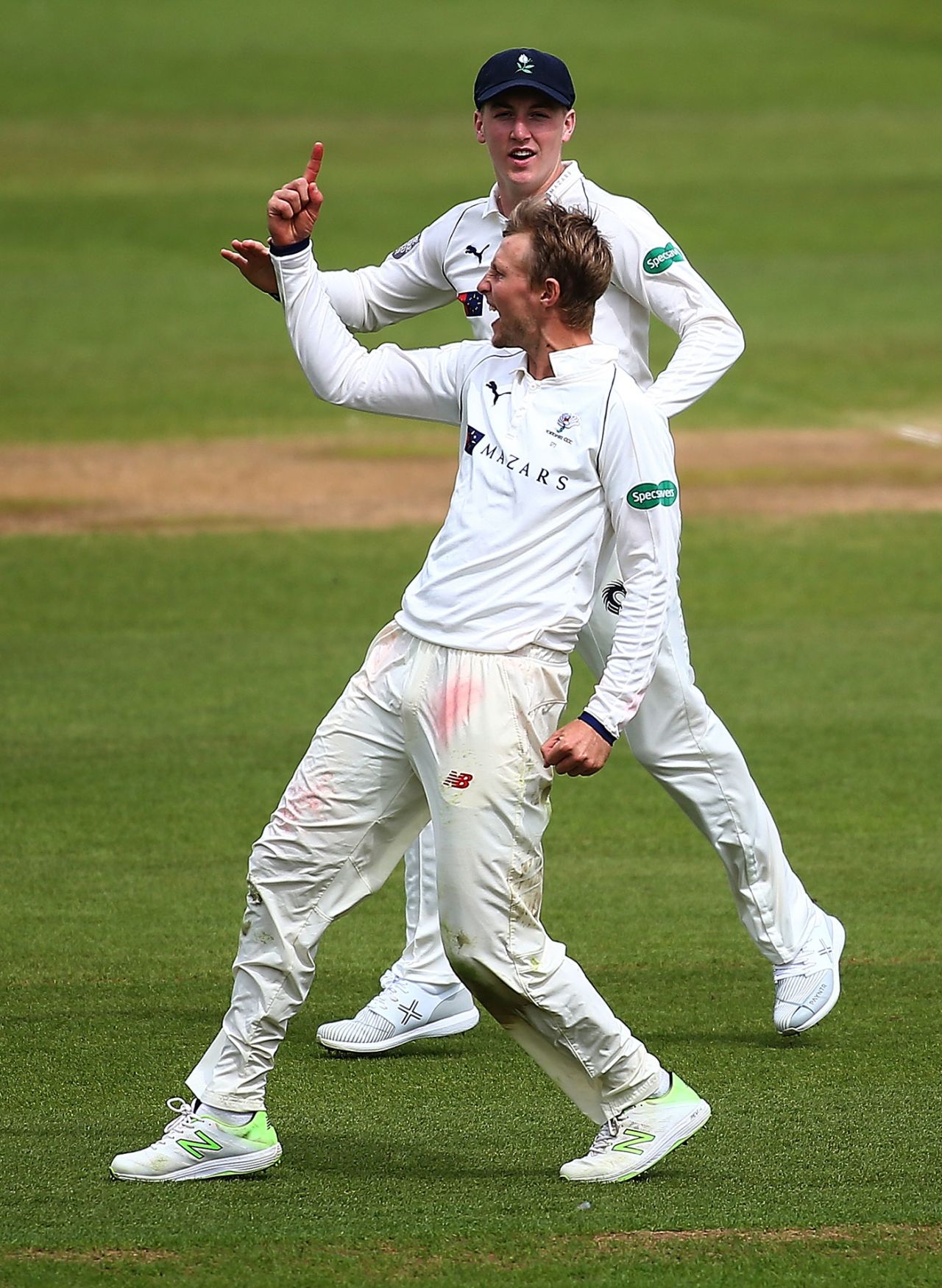 Joe Root removed Dean Elgar, Yorkshire v Surrey, Specsavers Championship, Division One, Kia Oval, May 11, 2018
