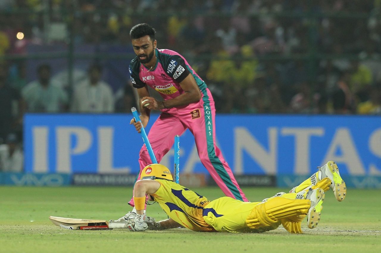 Jaydev Unadkat attempts to run Sam Billings out, Rajasthan Royals v Chennai Super Kings, IPL 2018, Jaipur, May 11, 2018
