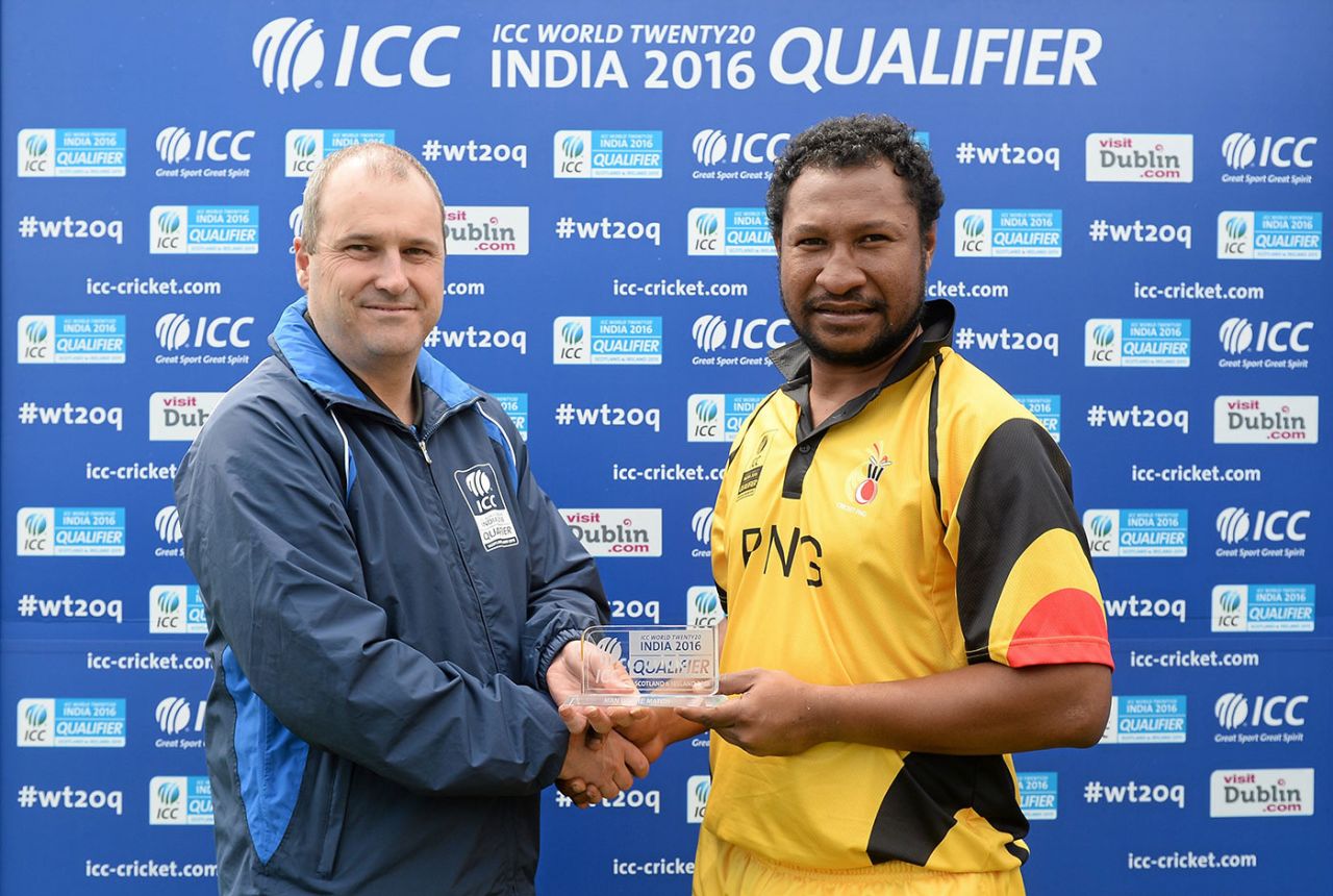 Assad Vala receives his Man-of-the-Match award from Geoff Allardice, the ICC
s general manager of cricket operations, PNG v Nepal, World T20 Qualifier, Malahide, 17 July 2015