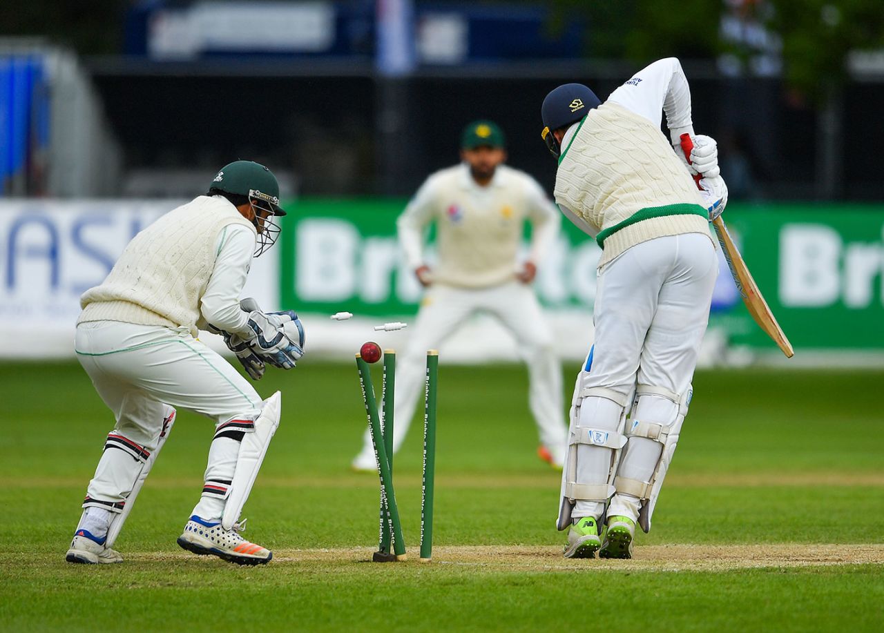 Stuart Thompson was bowled by Shadab Khan, Ireland v Pakistan, Only Test, Malahide, 4th day, May 14, 2018