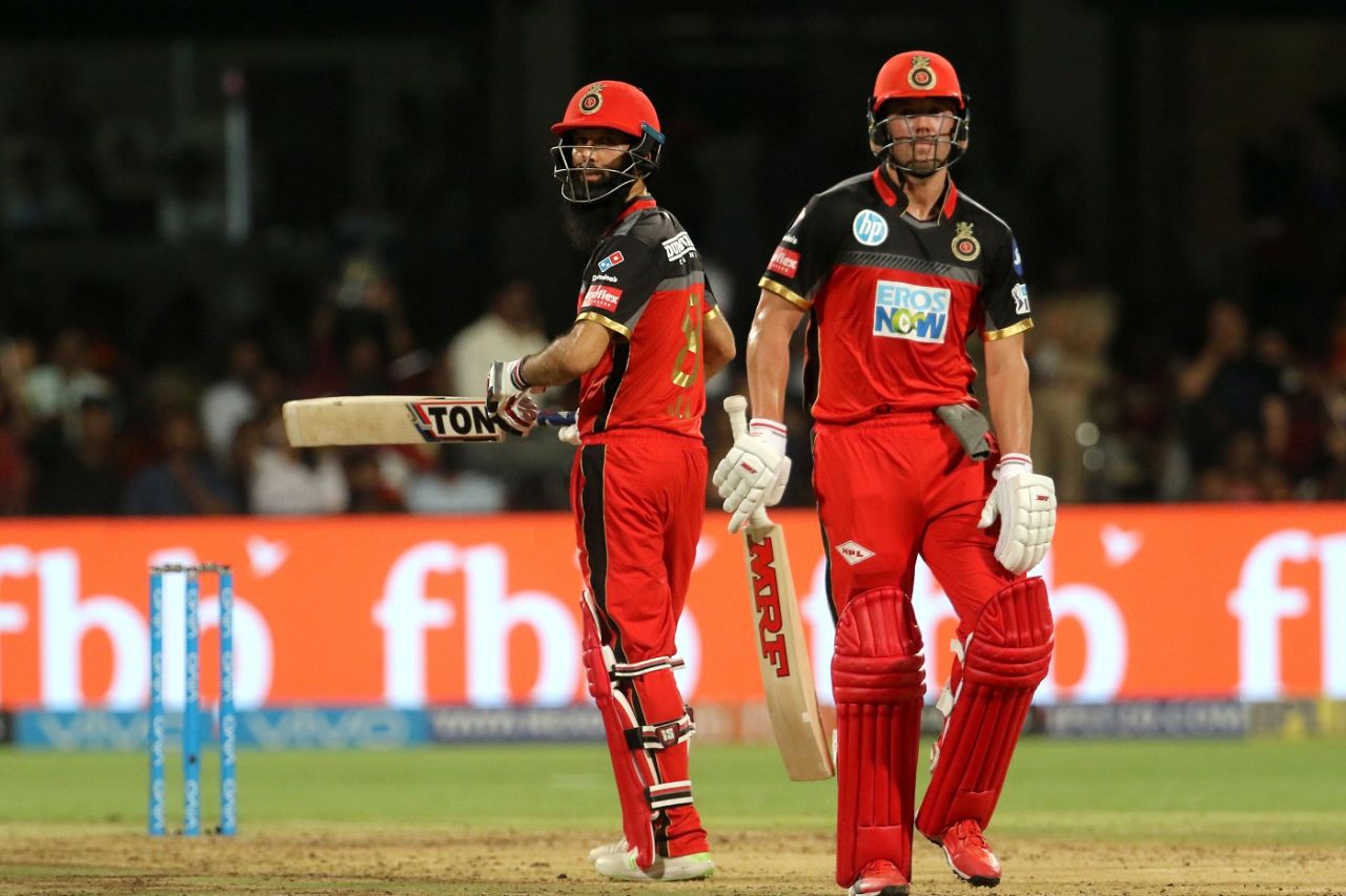AB de Villiers and Moeen Ali put up a solid stand, Royal Challengers Bangalore v Sunrisers Hyderabad, IPL 2018, Bengaluru, May 17, 2018