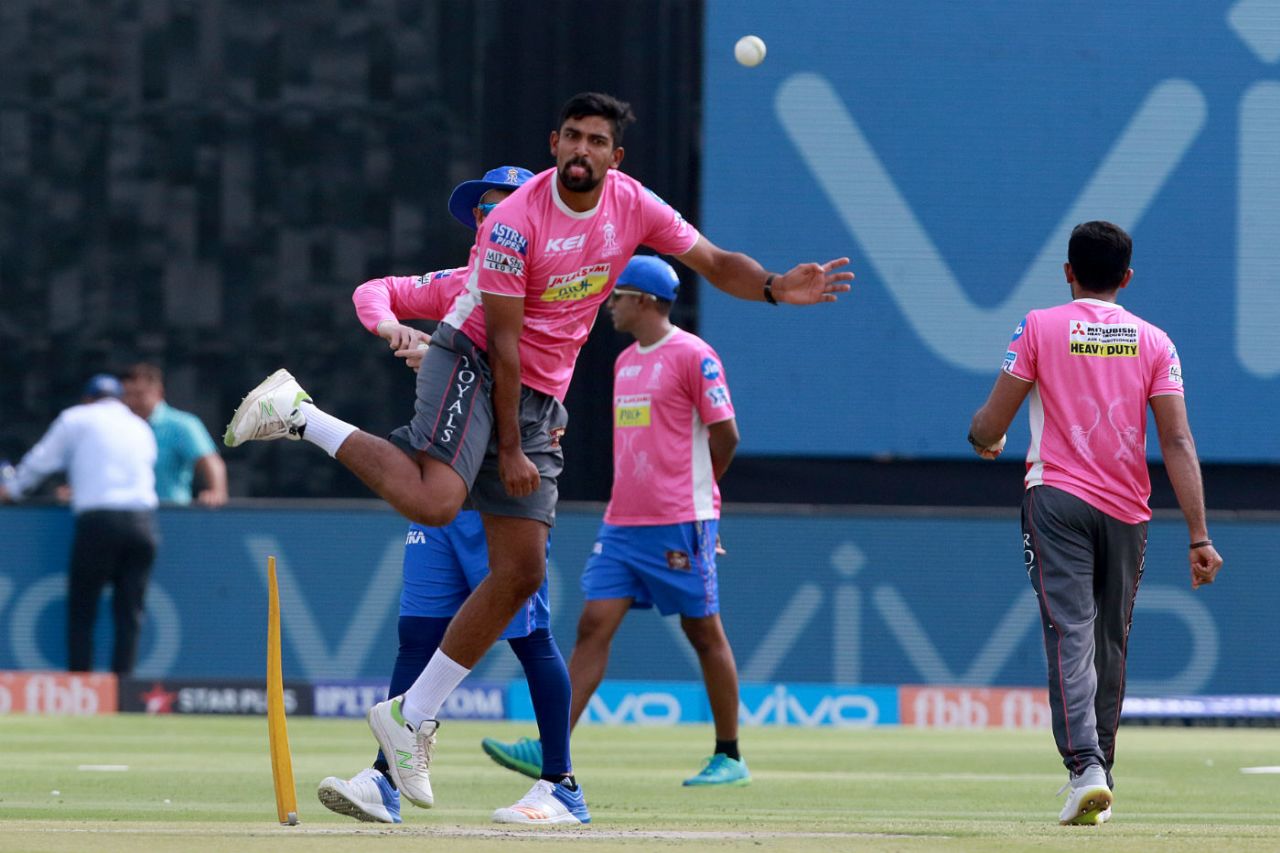 Body into the ball, the Ish Sodhi way, Rajasthan Royals v Royal Challengers Bangalore, IPL, Jaipur, May 19, 2018