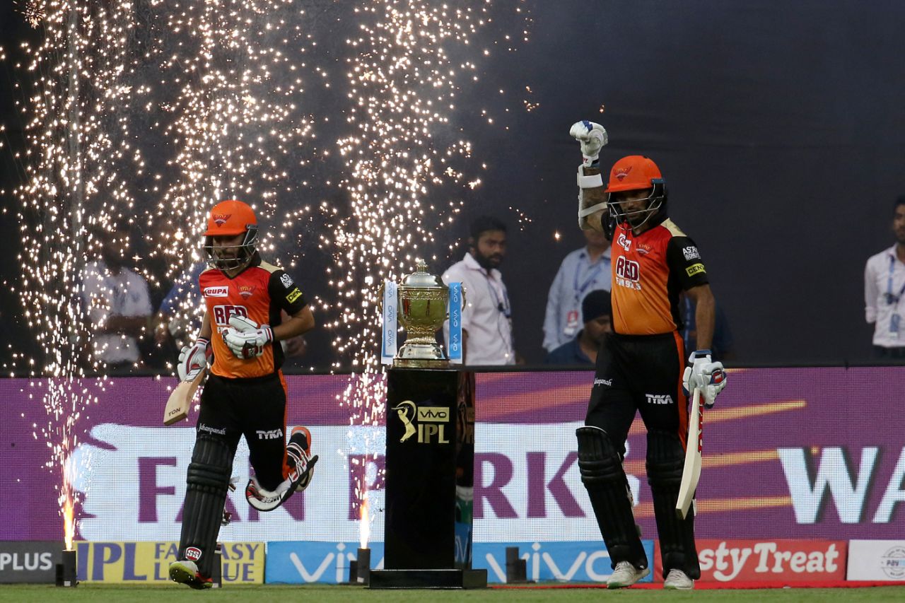 Shikhar Dhawan and Shreevats Goswami walk out amid fireworks, Sunrisers Hyderabad v Chennai Super Kings, IPL 2018, Mumbai, May 22, 2018