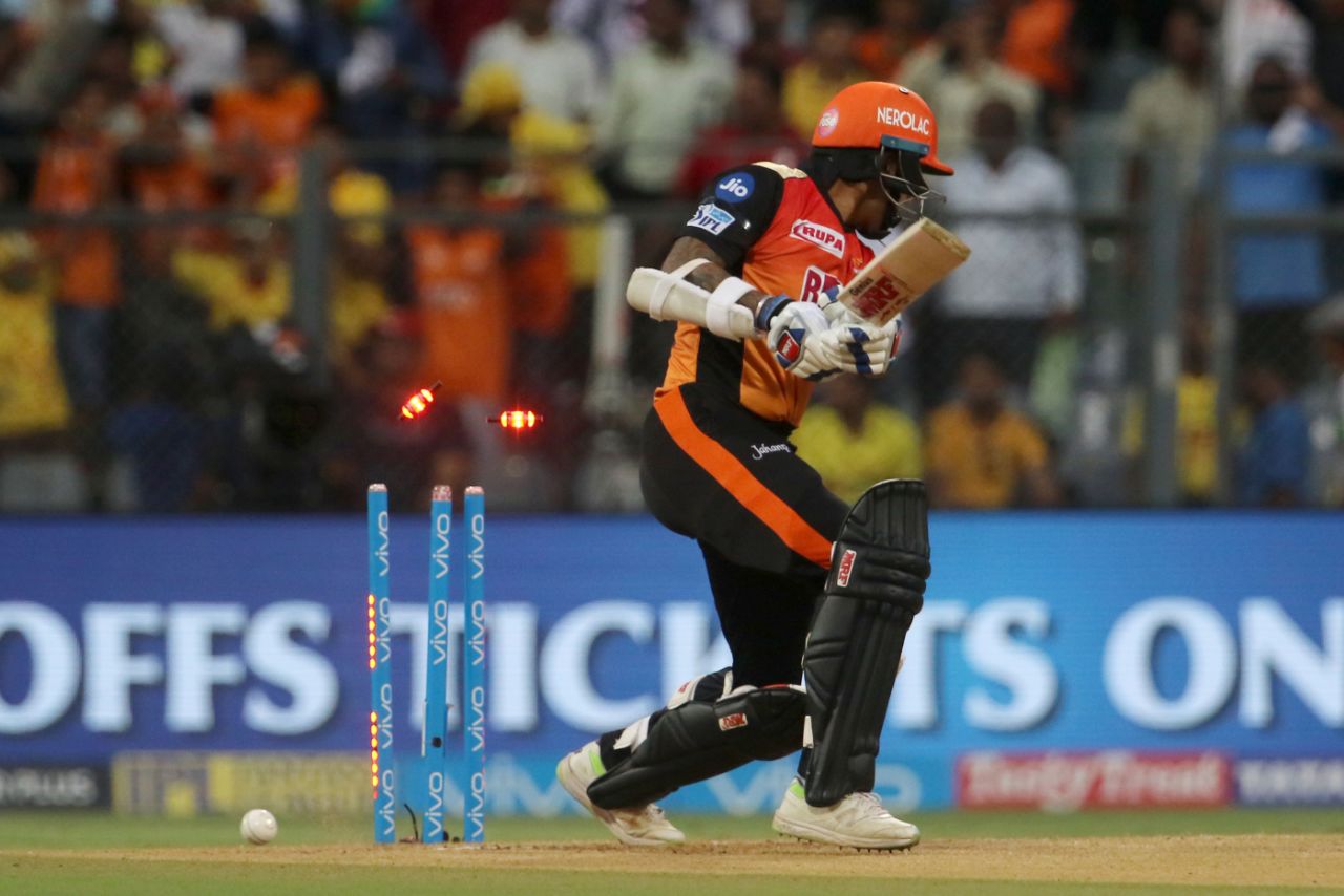 Shikhar Dhawan was bowled off the first ball, Sunrisers Hyderabad v Chennai Super Kings, IPL 2018, Mumbai, May 22, 2018