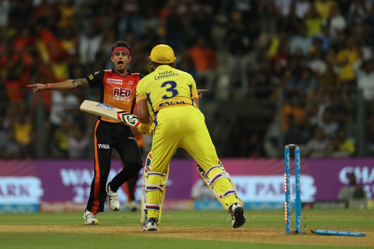 Siddarth Kaul exults after taking two wickets in two balls, Sunrisers Hyderabad v Chennai Super Kings, Qualifier 1, IPL 2018, Mumbai, May 22, 2018