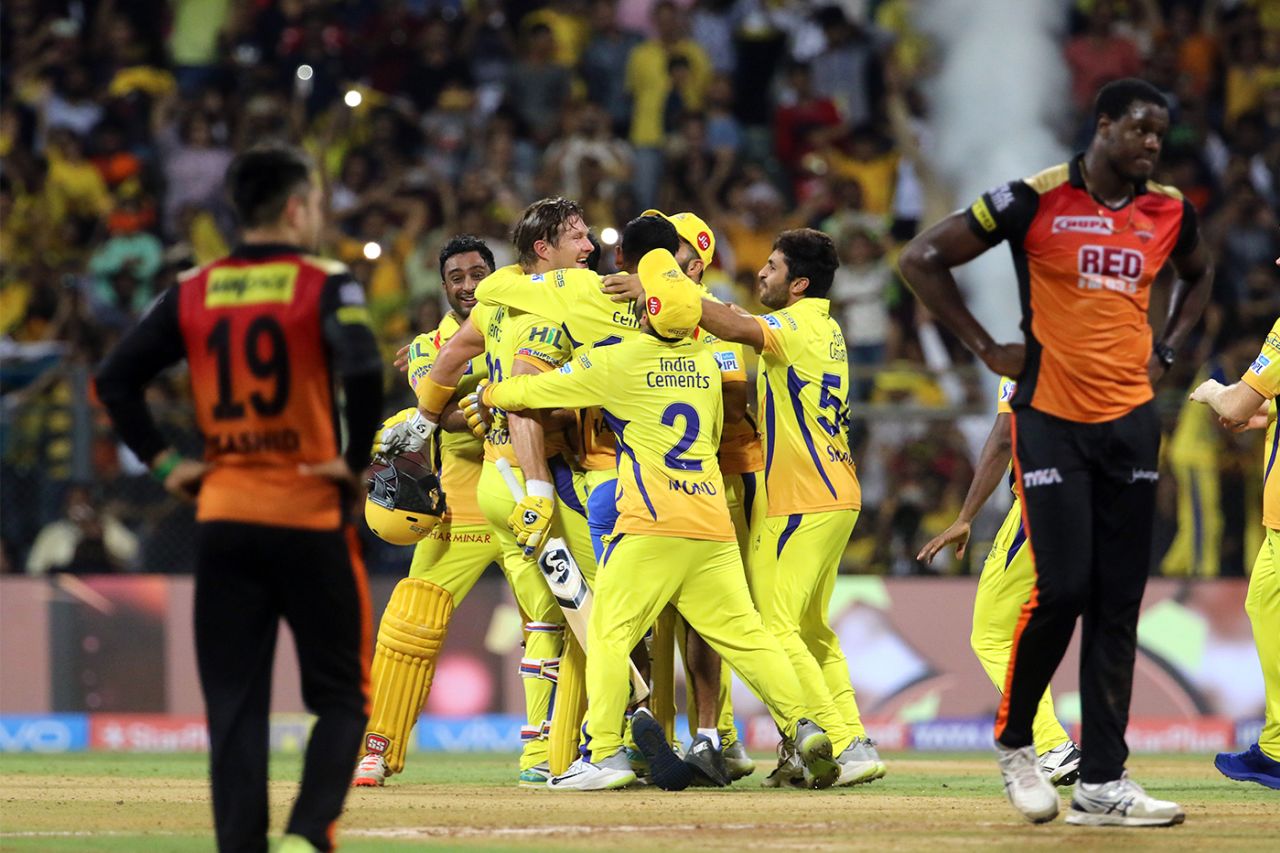 Contrasting emotions were on show after CSK sealed their third IPL title, Chennai Super Kings v Sunrisers Hyderabad, IPL 2018, final, Mumbai, May 27, 2018