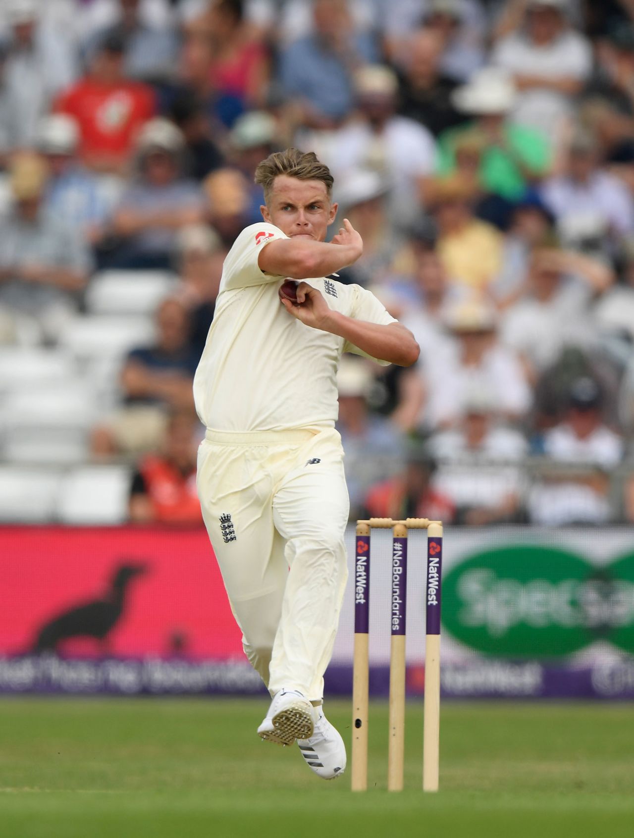 Sam Curran in delivery stride, England v Pakistan, 2nd Test, Headingley, June 1, 2018